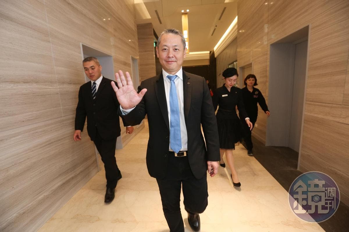 廖鎮漢領導的微風集團屢屢在百貨業中創下傳奇與佳績。