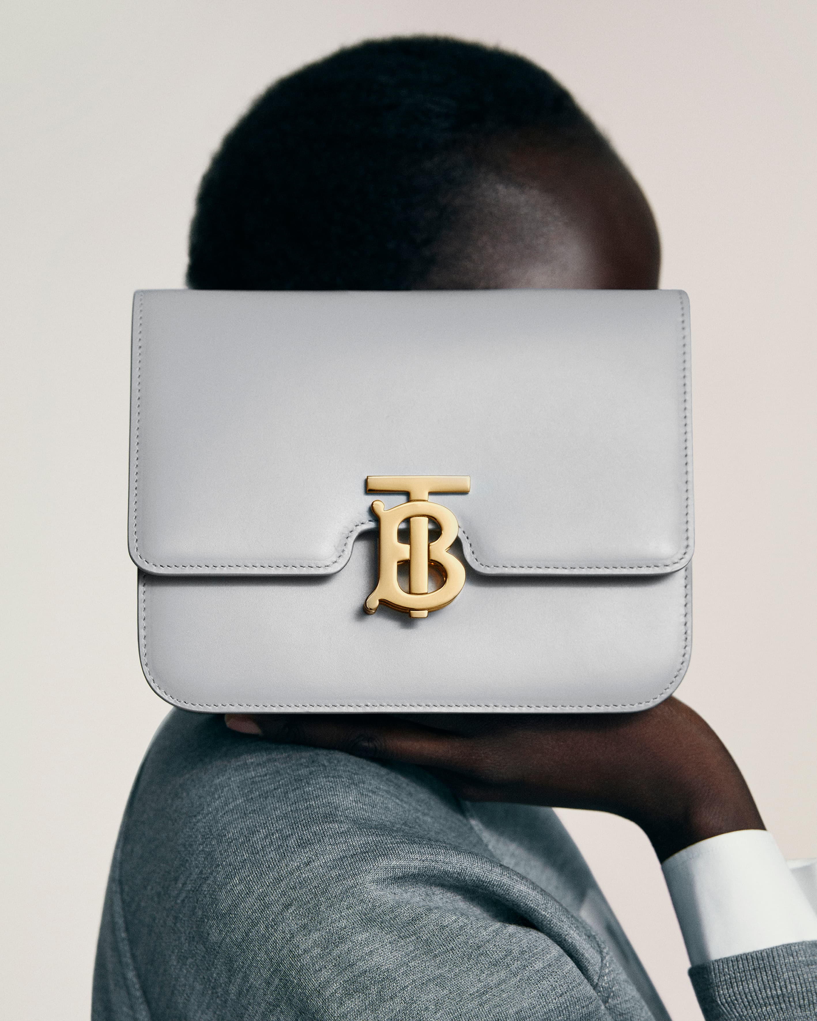 小型TB包款。NT$75,000（BURBERRY提供）