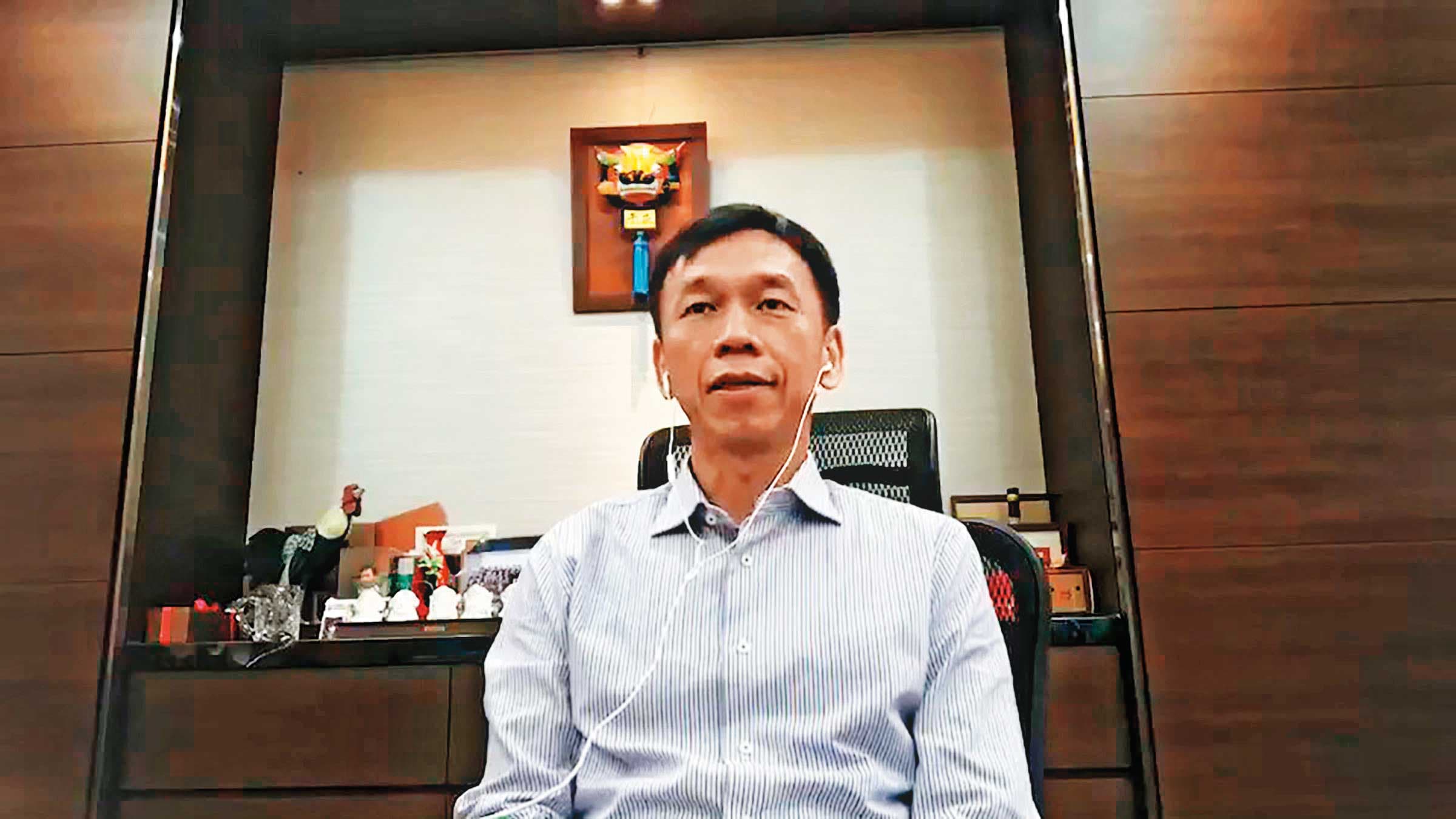 國泰投信董事長張錫（圖）錄製的氣功機宣傳影片，被許顯名用來對外吸金。（翻攝網路）