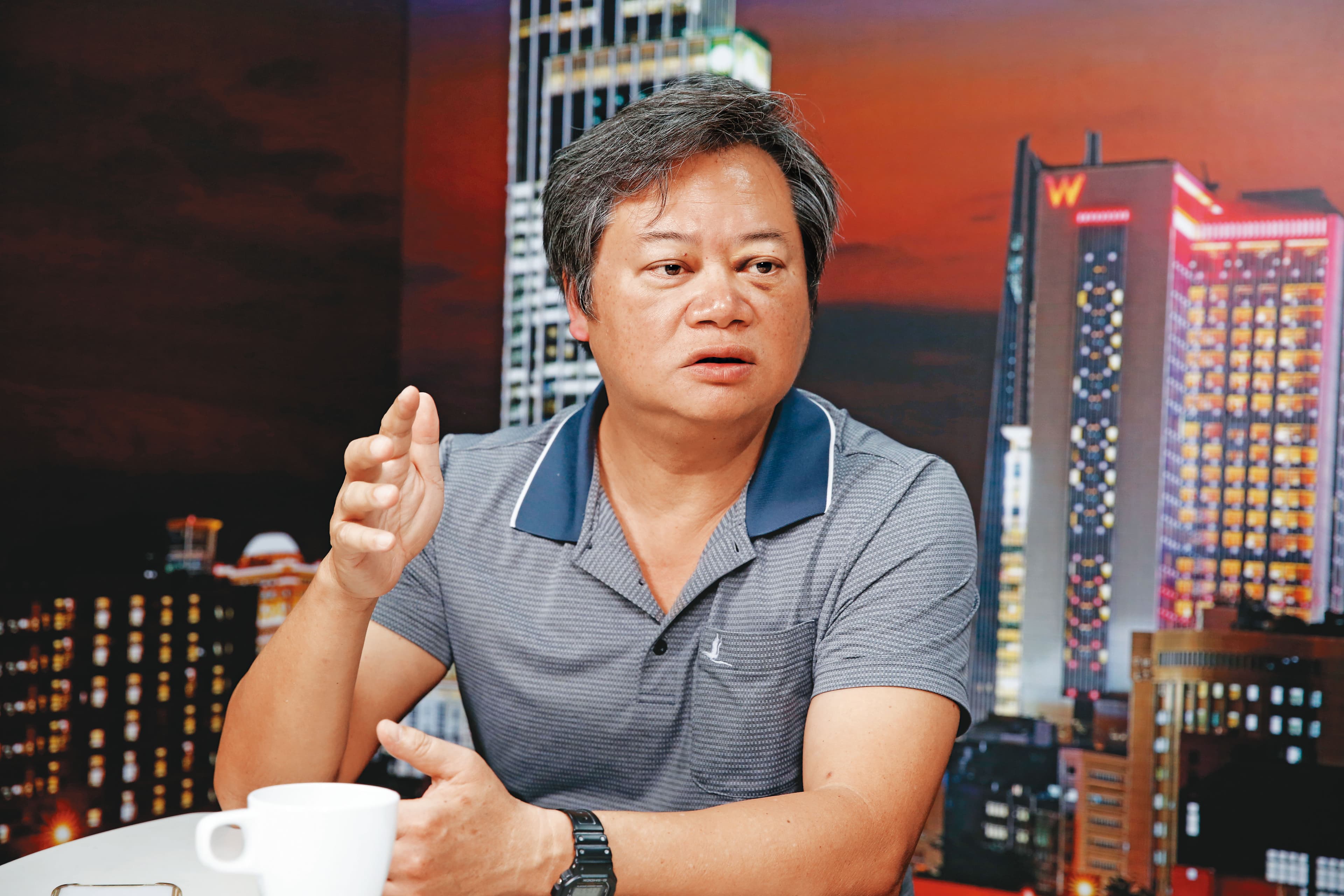 存股達人陳重銘強調，在疫情及各項財務指標未明下，保留一些現金較安全。