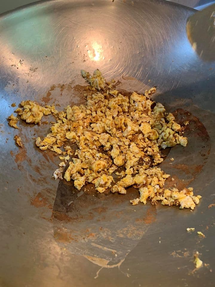 炒到這個狀態，發出蛋香就差不多了。