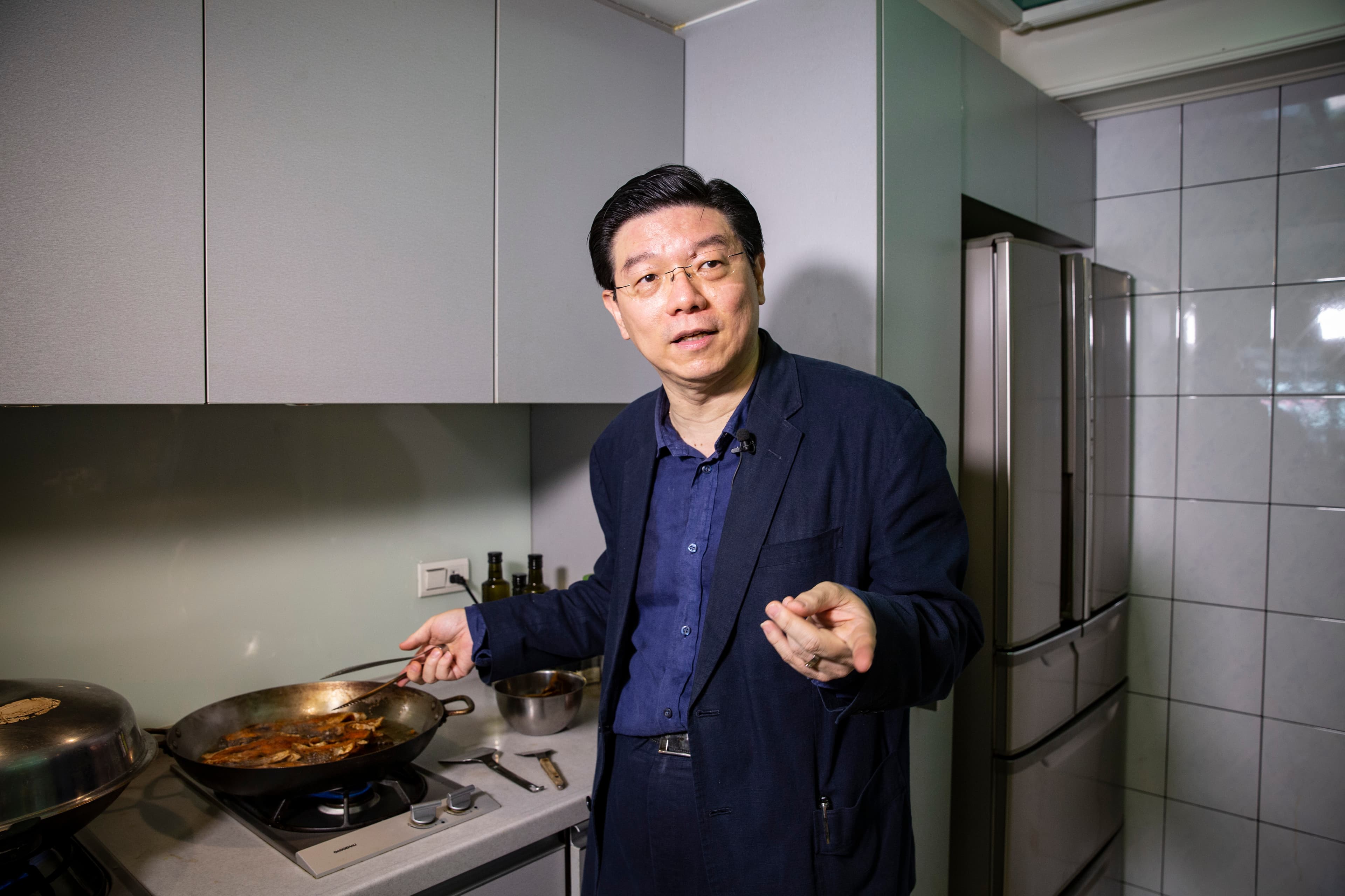 《鏡週刊》社長裴偉是許多知名餐廳的熟客，因此與老師傅學會不少手路，現在也大方公開私人廚房筆記。（攝影：王漢順）