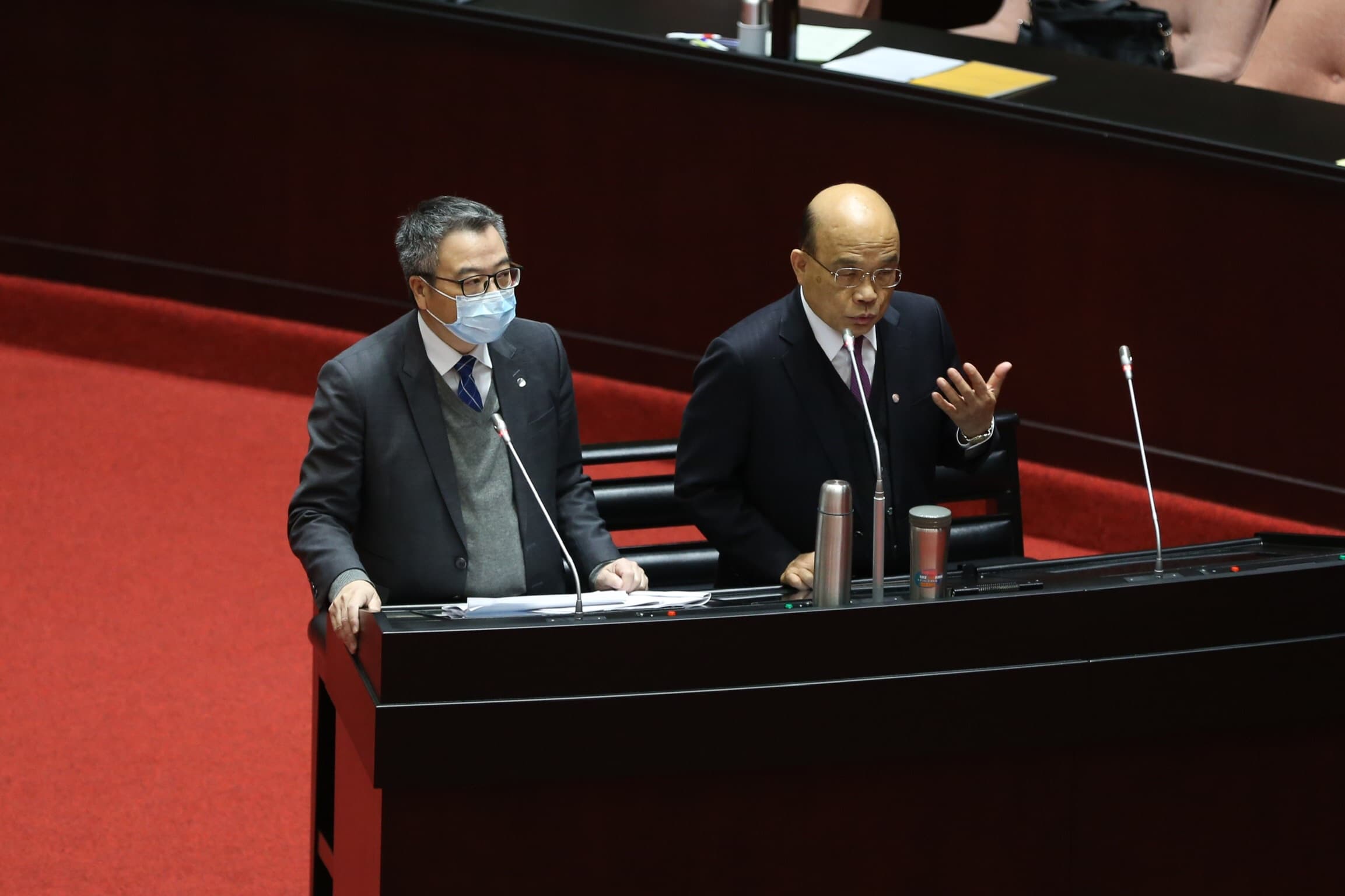 行政院長蘇貞昌在立法院答詢。