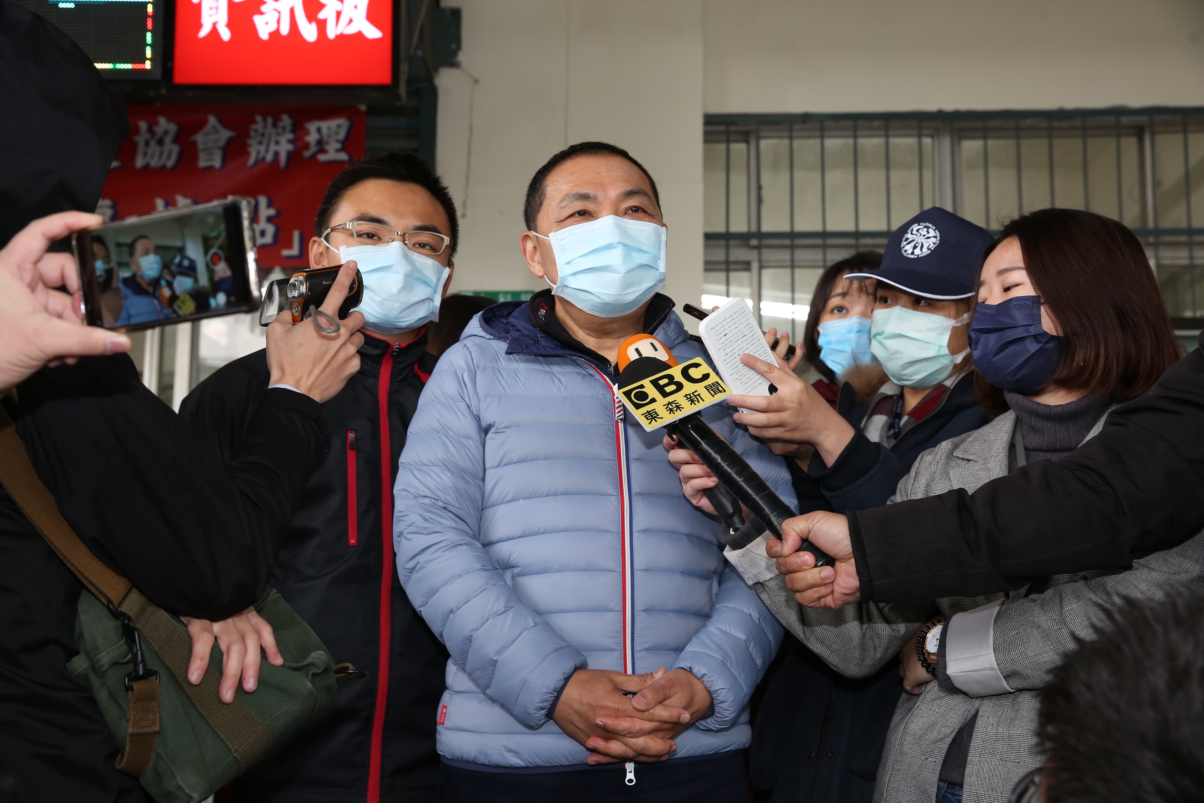 從基層員警出身的新北市長侯友宜，12日受訪表示，支持警察強勢執法，但強調「不能逾越」。（本刊資料照）