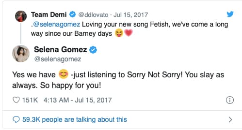 2017年黛咪洛瓦托與席琳娜還在推特上會互動，大家都認為她們是姊妹情深，沒想到現在已經不是了。（翻攝自Selina Gomez官方推特）