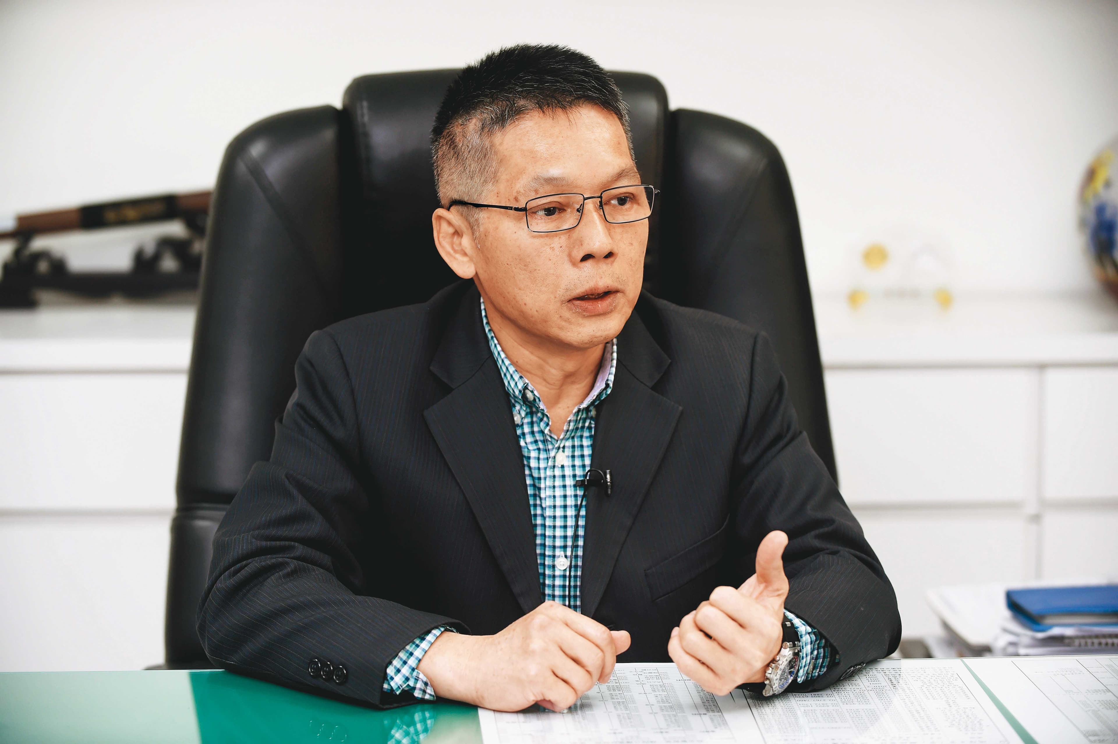 時任宜蘭縣刑警隊長的黃建榮談起偵辦時的靈異現象，記憶猶新。