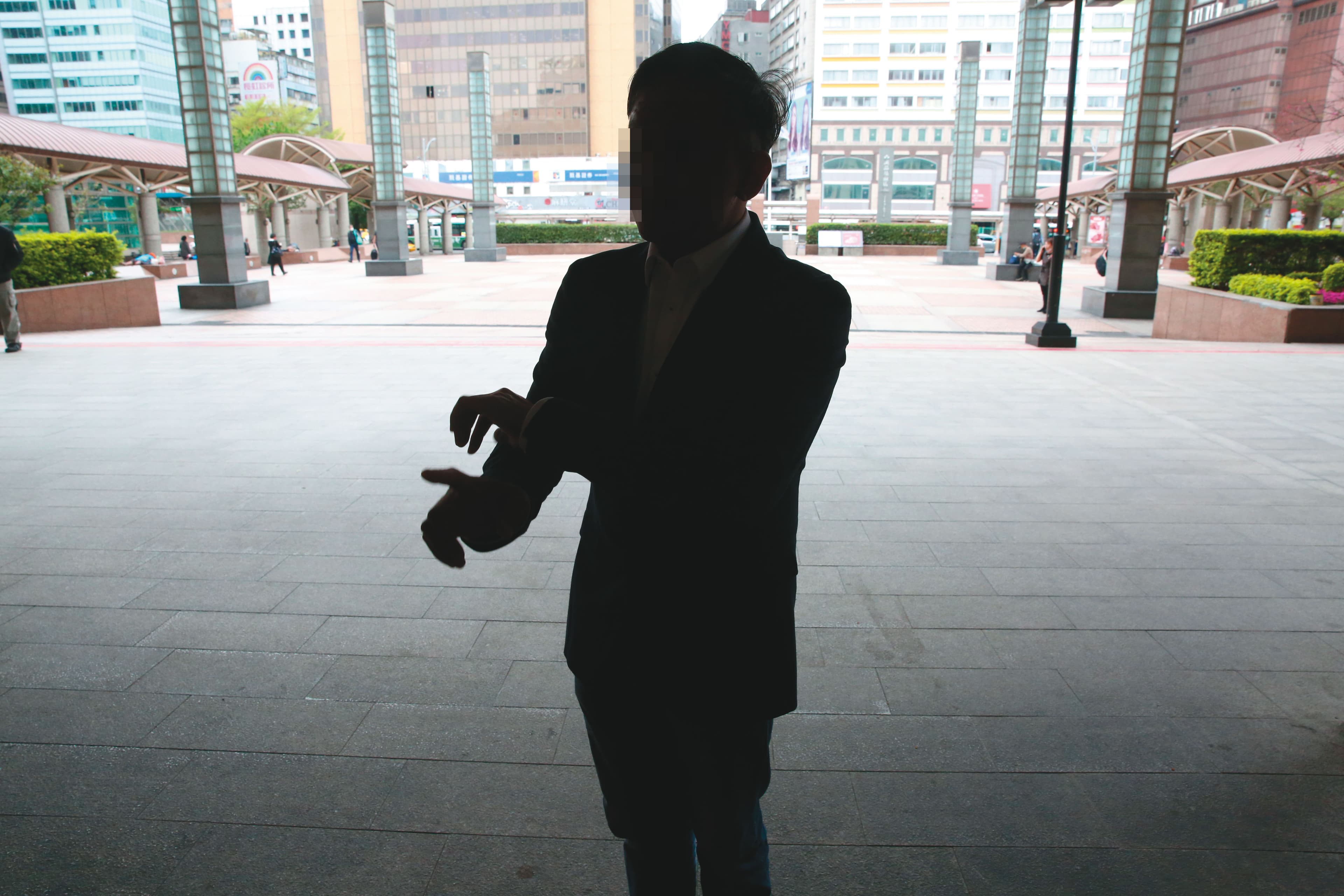 藥商孫先生（化名）說，喜克潰錠遭濫用與藥廠搭配墮胎藥贈送有關。