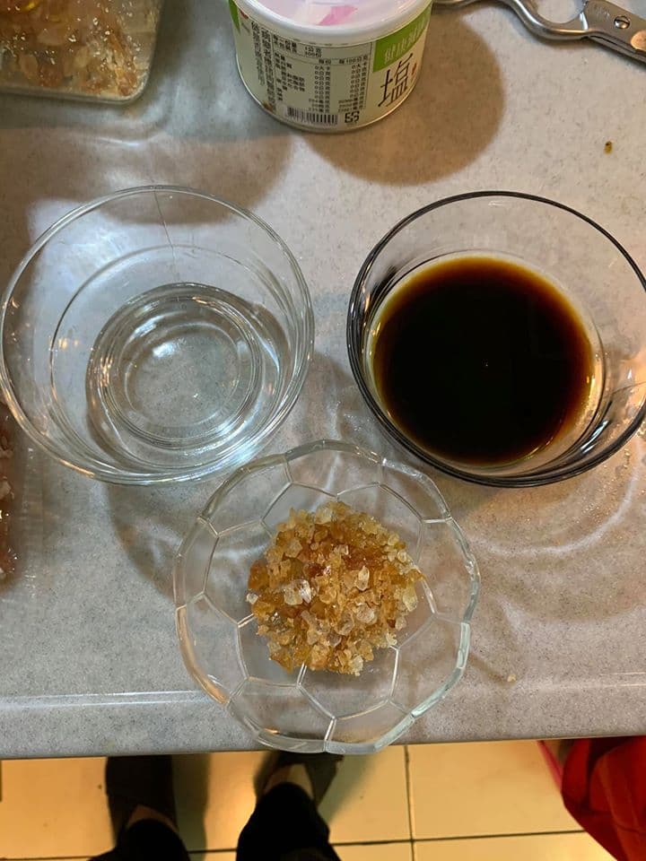 三杯調味料的分量大約是這麼多。