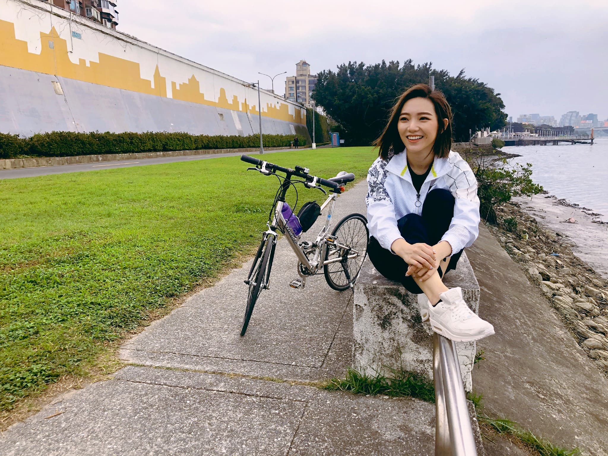 閻奕格曾因病態瘦身導致內分泌失調而暫時中斷演藝之路。（翻攝自閻奕格臉書）