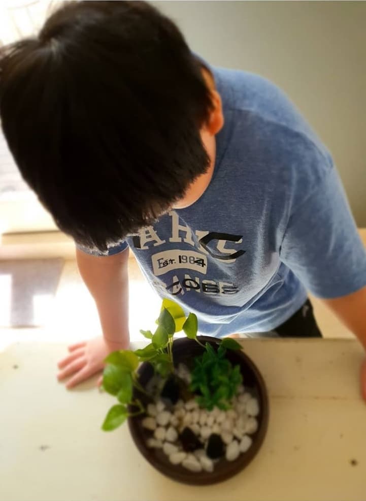 宋玧妸與薛耿求的兒子今年9歲，雖然常出現在宋玧妸IG裡但不曾露臉。（翻攝宋玧妸IG）