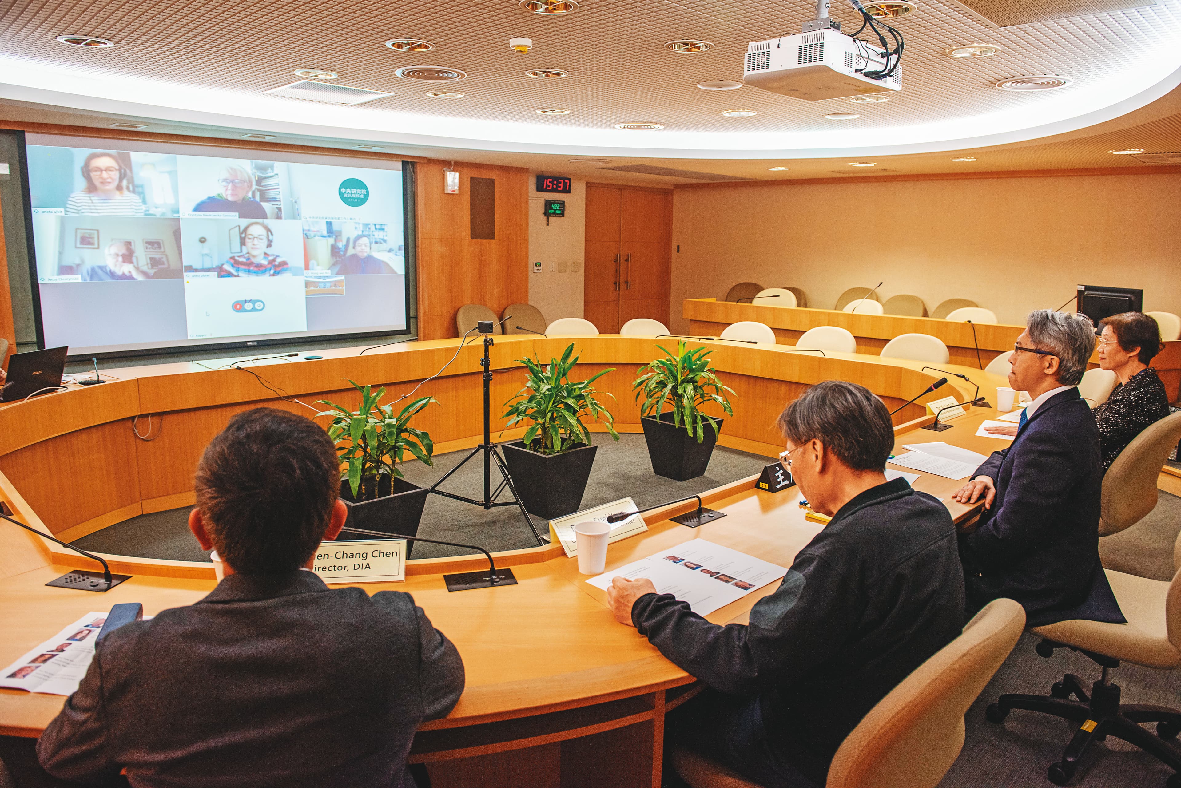 中研院快篩技術引起多國興趣，4月23日廖俊智（圖）與波蘭科學院視訊會議後，中研院同意提供波蘭快篩蛋白質樣品。（中研院提供）