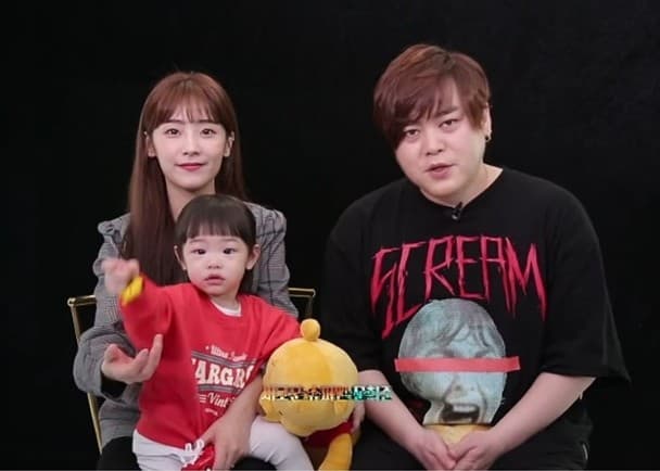 文熙俊與前Crayon Pop昭燏於2017年結婚，文熙俊因否認先有後婚，遭到粉絲抵制。（網路圖片）