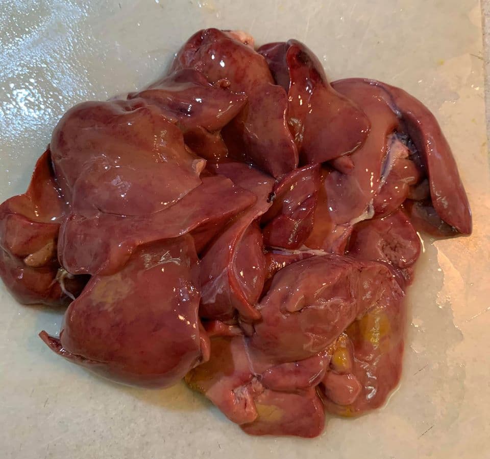 雞肝是重要的味道組成一環，取代鴿肉的野味。