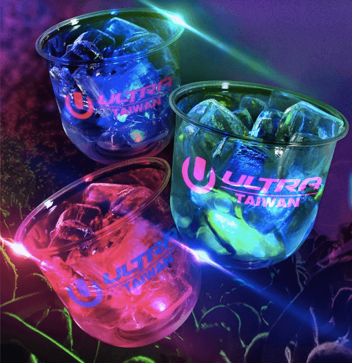 獲得夜店、酒吧愛用的發光杯，是某次潘威志到深圳出差時得到的靈感。（翻攝自瑞興工業官網）