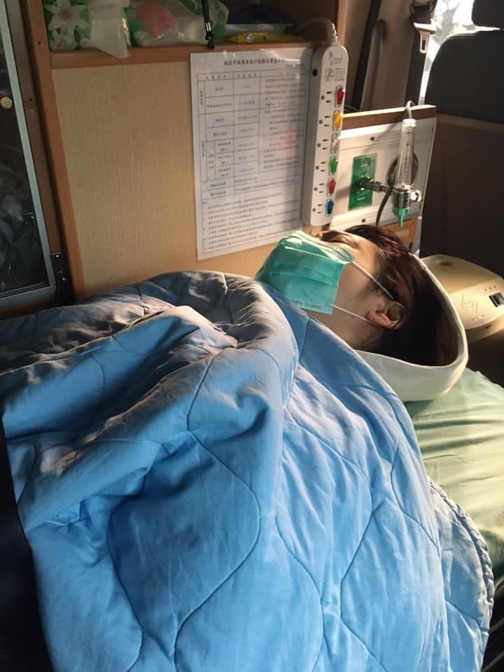 徐瑋婷因急性闌尾炎住院，14日因病情未好轉而緊急更換醫院。（翻攝自徐瑋婷臉書）