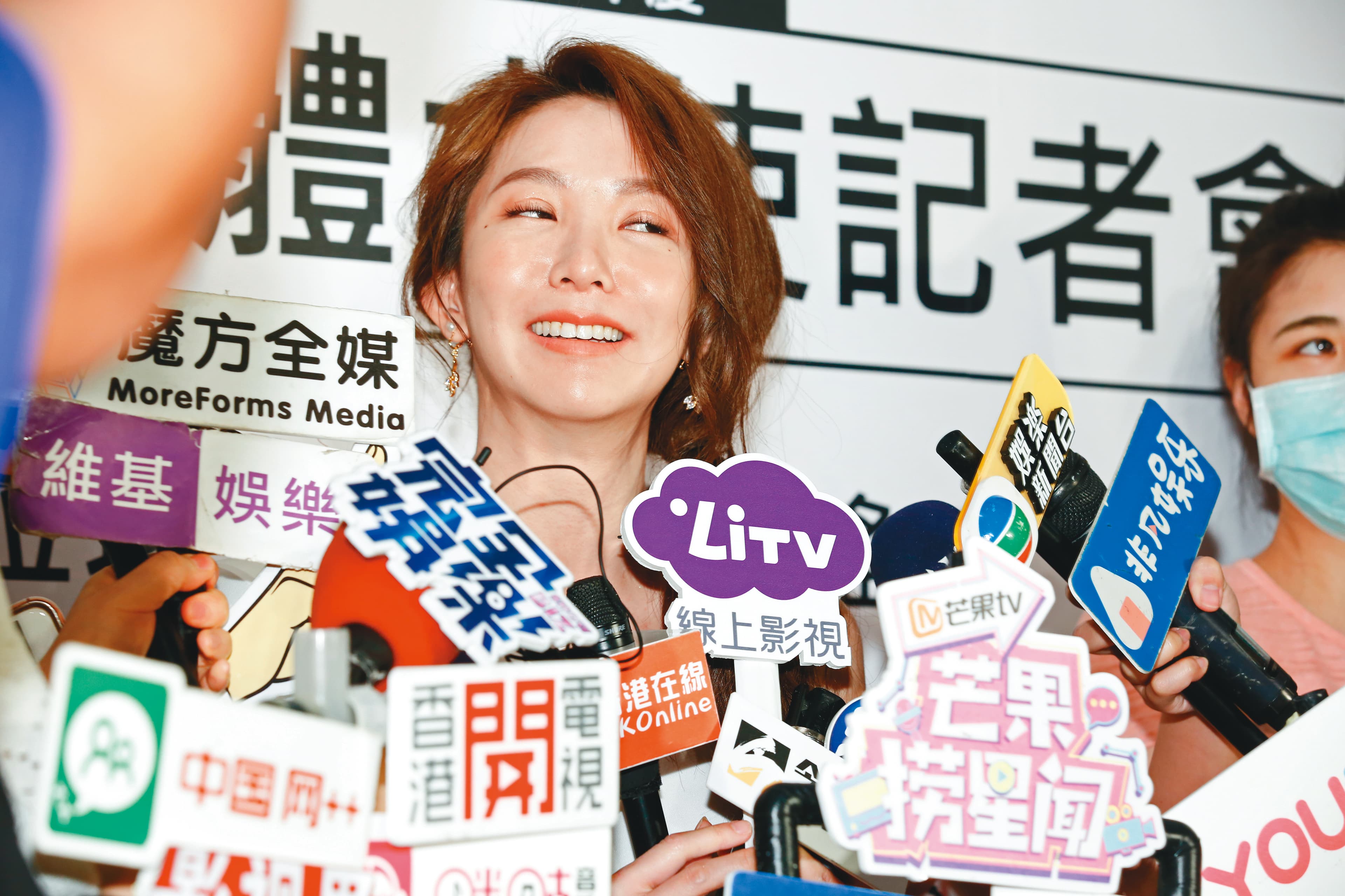	郭書瑤自認過去「白目難相處」，如今她出席活動也身體力行。
