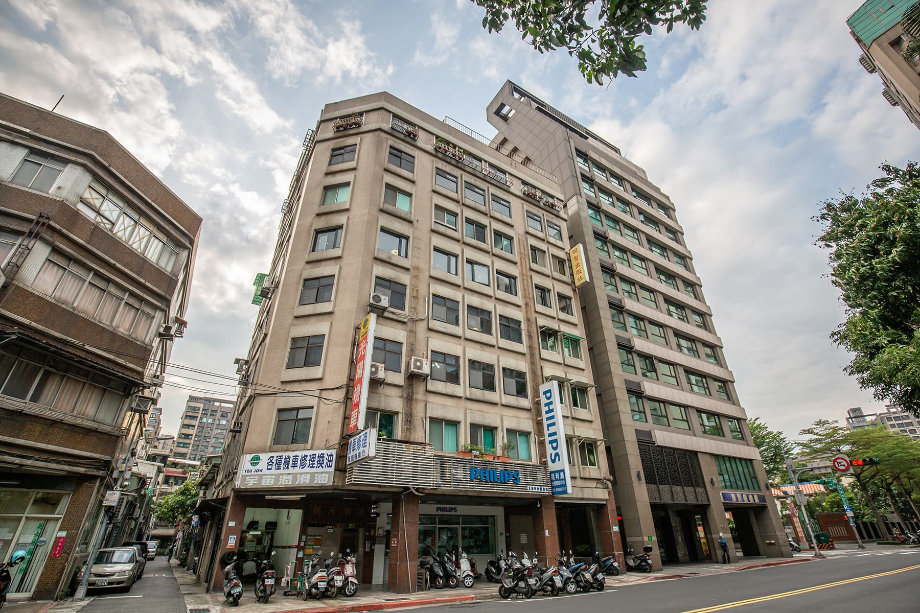 玩味旅舍位於台北太原路上的老公寓裡。