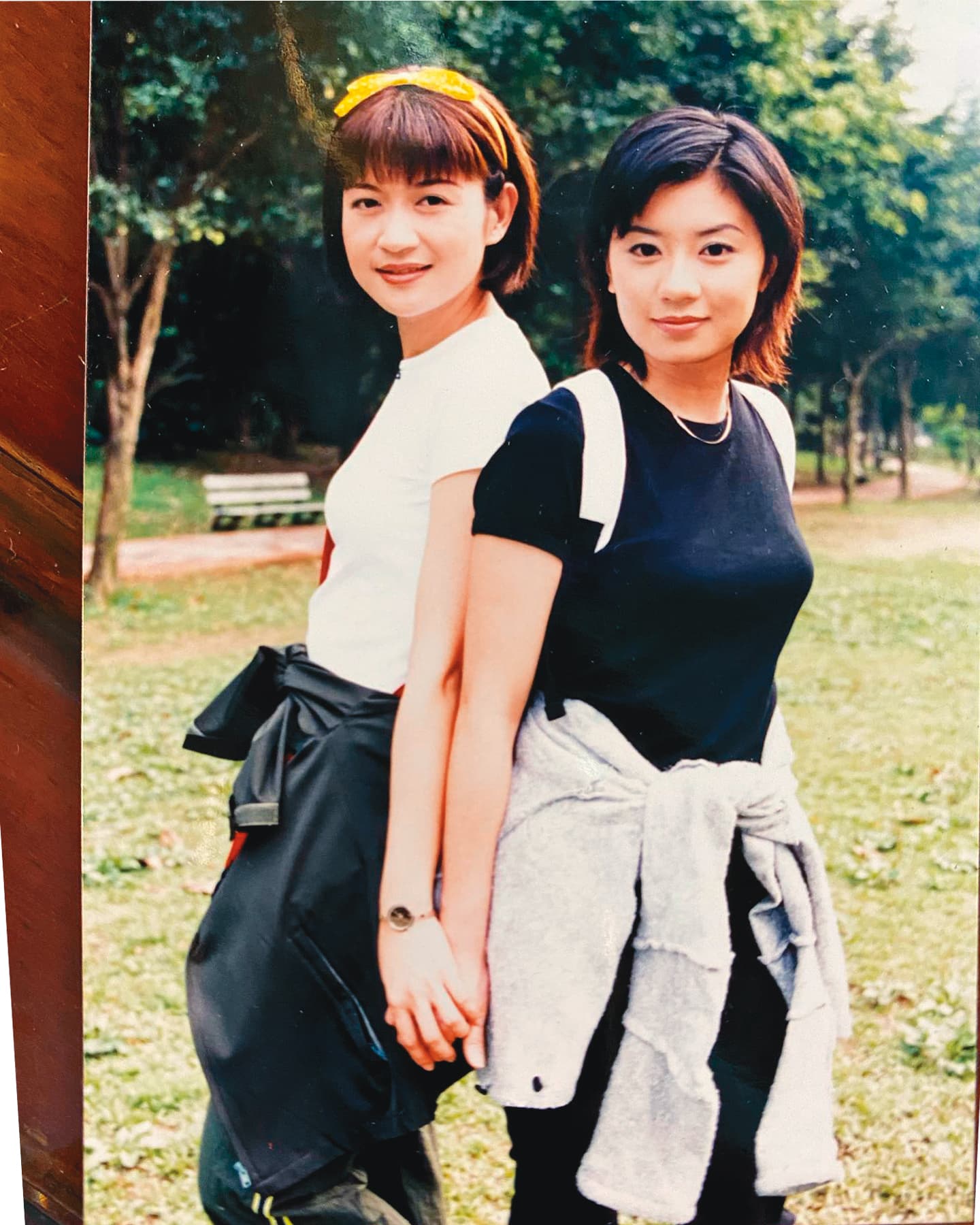 崔佩儀（左）早年是影視紅星，曾跟許多一線藝人如賈靜雯（右）合作；她當了媽媽之後，主要改以上通告為主。（翻攝自崔佩儀臉書）