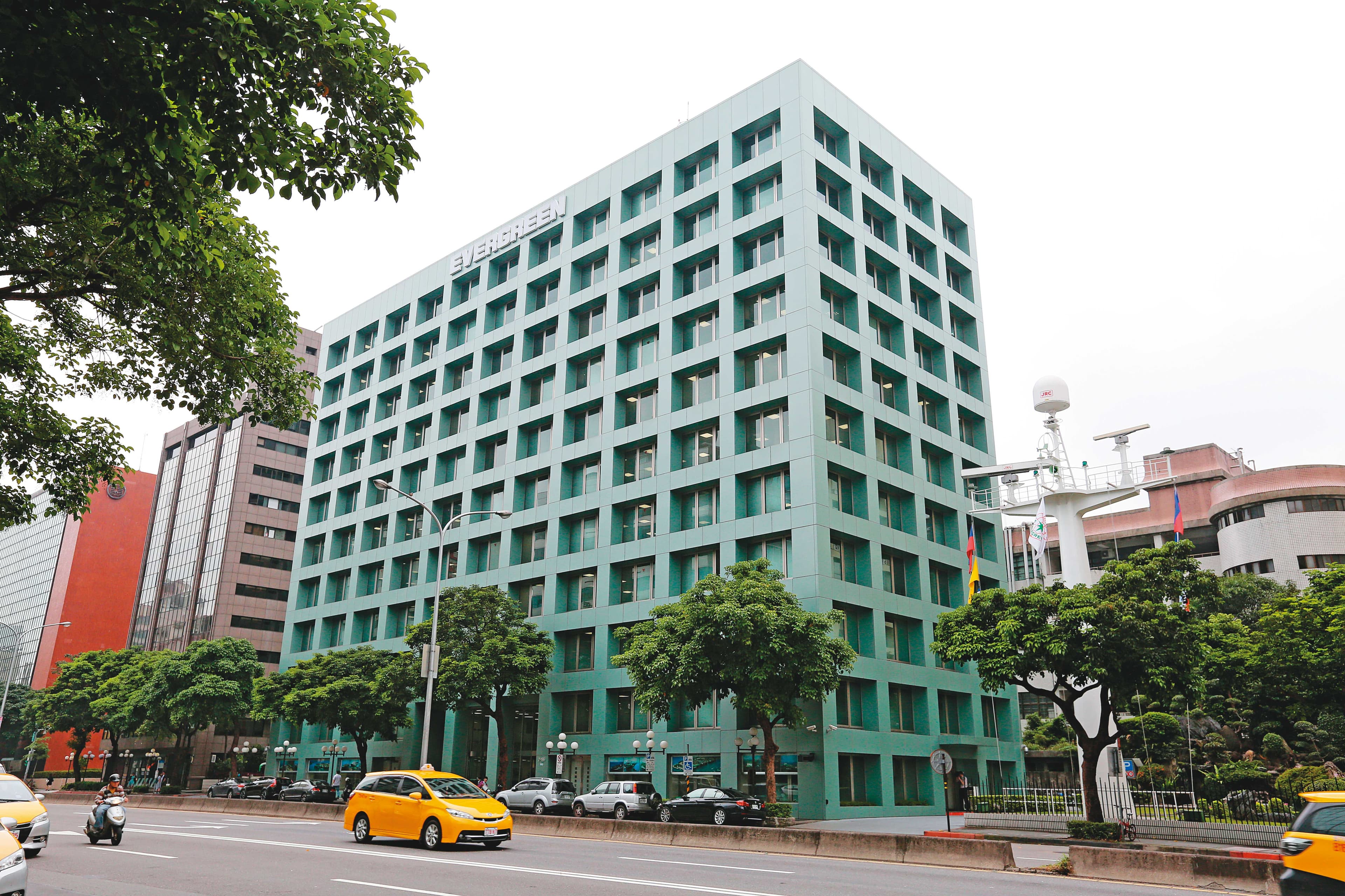 長榮集團經營權之爭至今1年多未平息，週五將進行張榮發（文教）基金會董事改選。