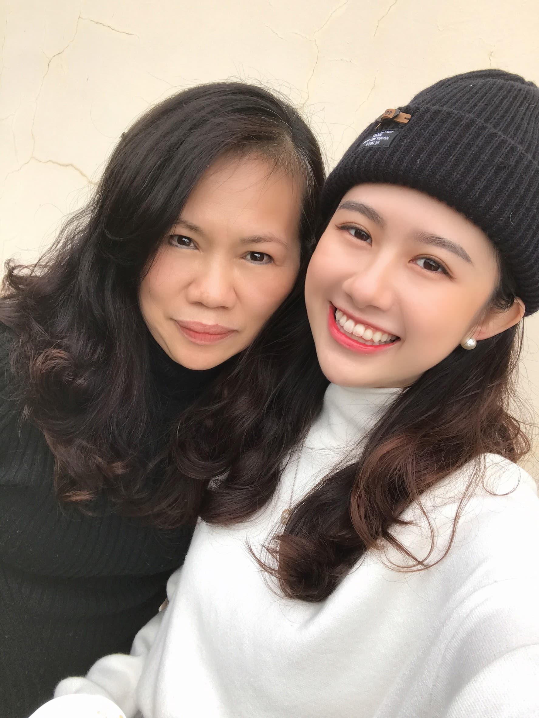 馨亞與媽媽從小相依為命，生日前晚收到媽媽的祝福淚崩。（單純夢想文創事業提供）