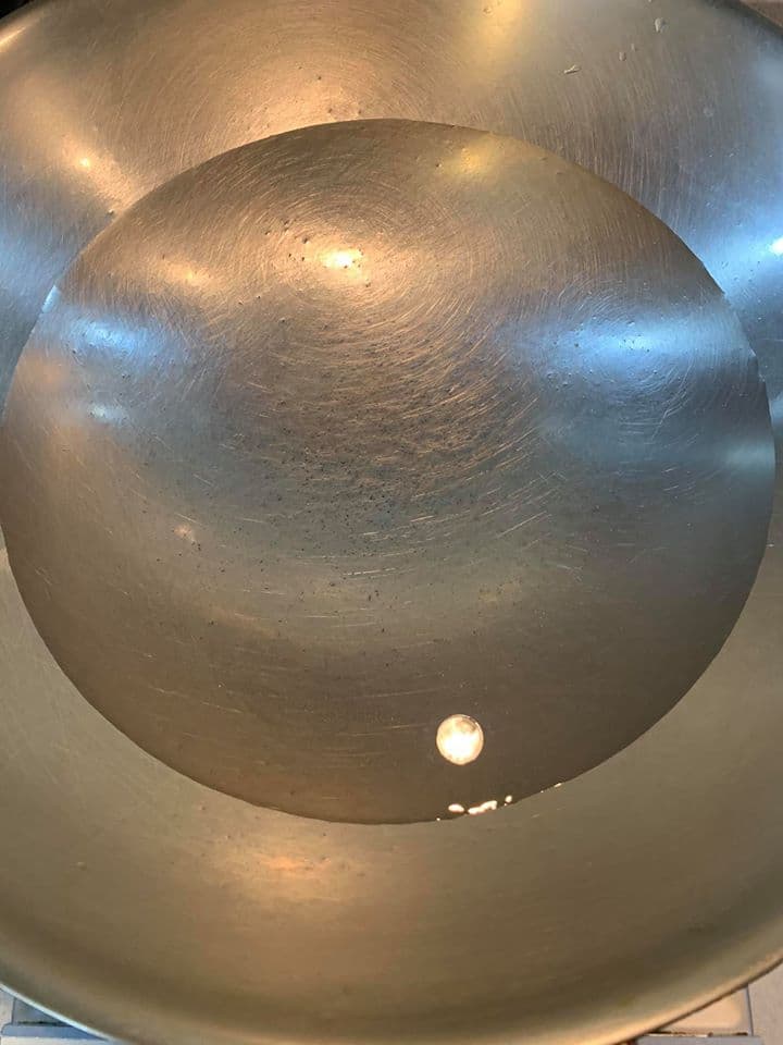 燒熱一鍋水。