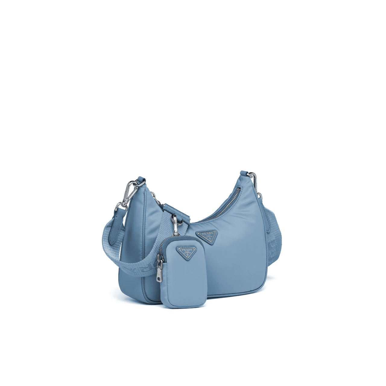 PRADA Re-edition系列藍色多功能肩背包 NT$38,000。（PRADA提供）