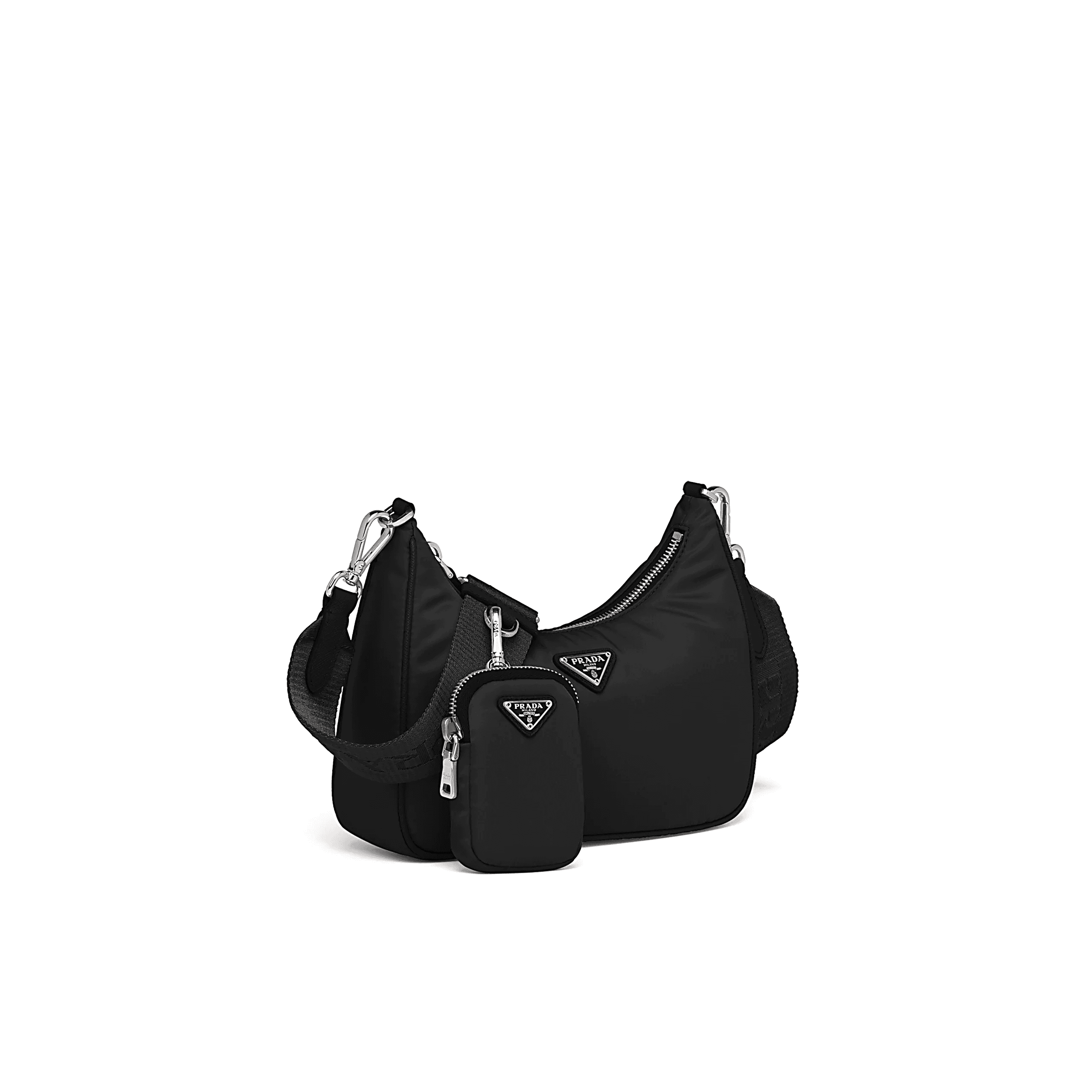 最常缺貨的PRADA Re-edition系列黑色多功能肩背包 NT$38,000。（PRADA提供）