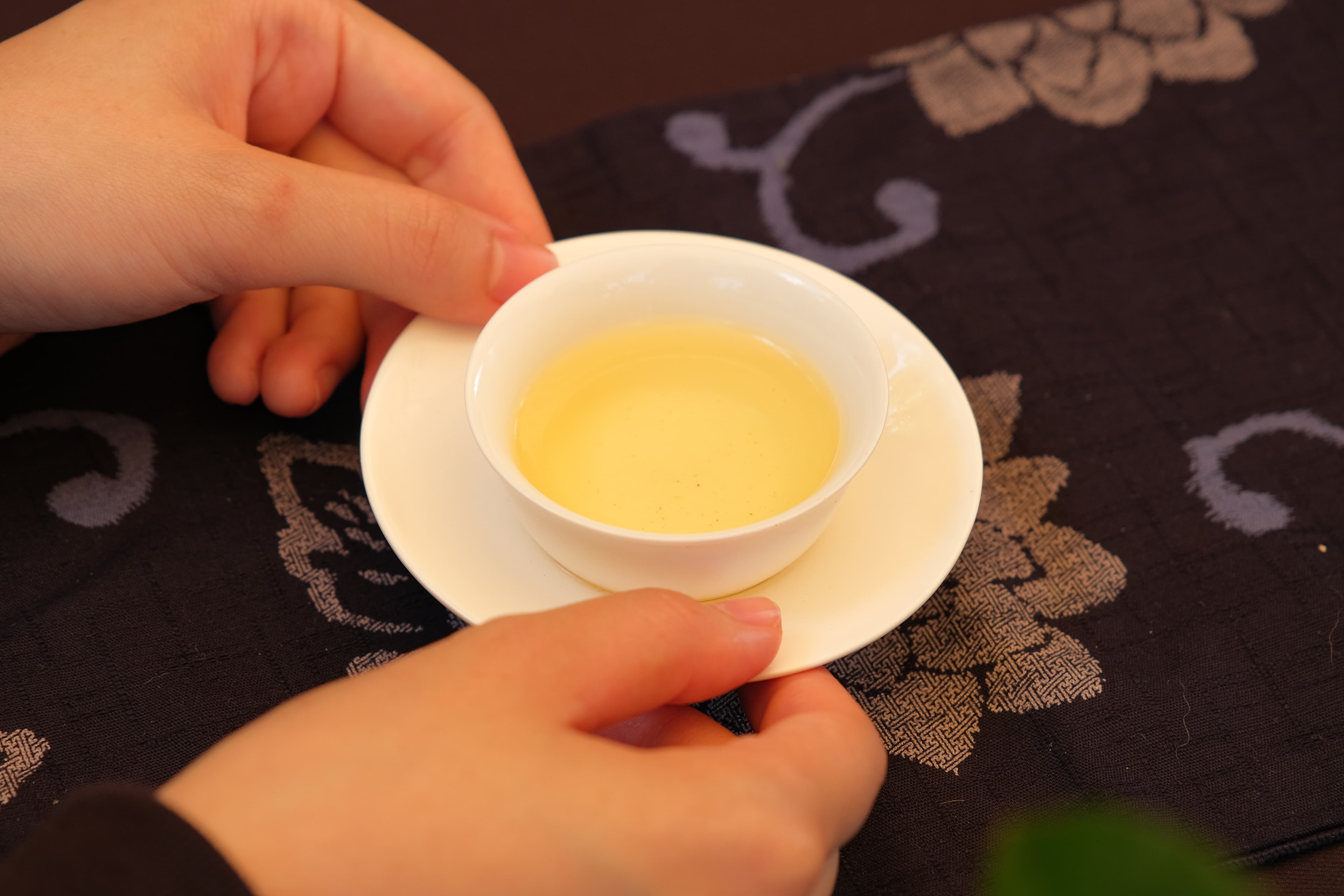 金黃色的茶湯，充滿高山茶獨有的甜味及回甘。