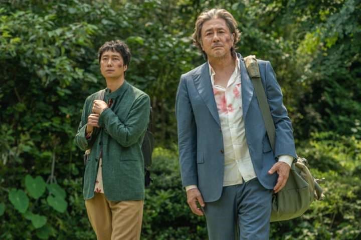 《前往幸福國度》集結2大影帝崔岷植（右）和朴海日，描述2男展開旅程的故事。（翻攝daum movie）