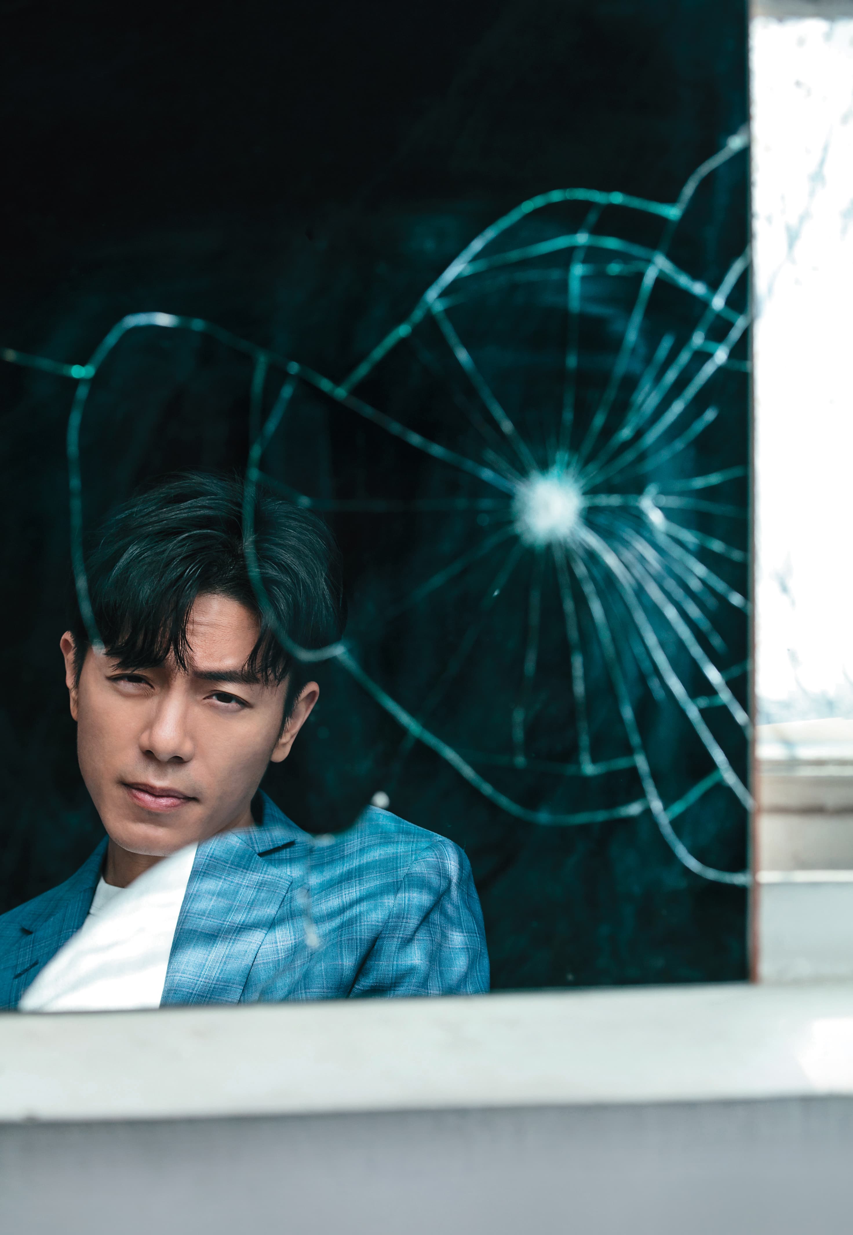 人生走到失去一些東西與合約糾紛的濃縮點， 他回頭看看自己： 「30歲前的想法好像可以再成熟一些， 但這就是人生必經的過程。」