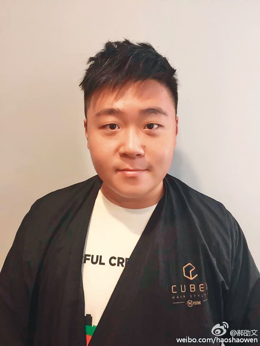 郝劭文曾表示沒正式交過女朋友，媽媽代為解釋可能對感情的事還沒開竅。（翻攝郝劭文臉書）