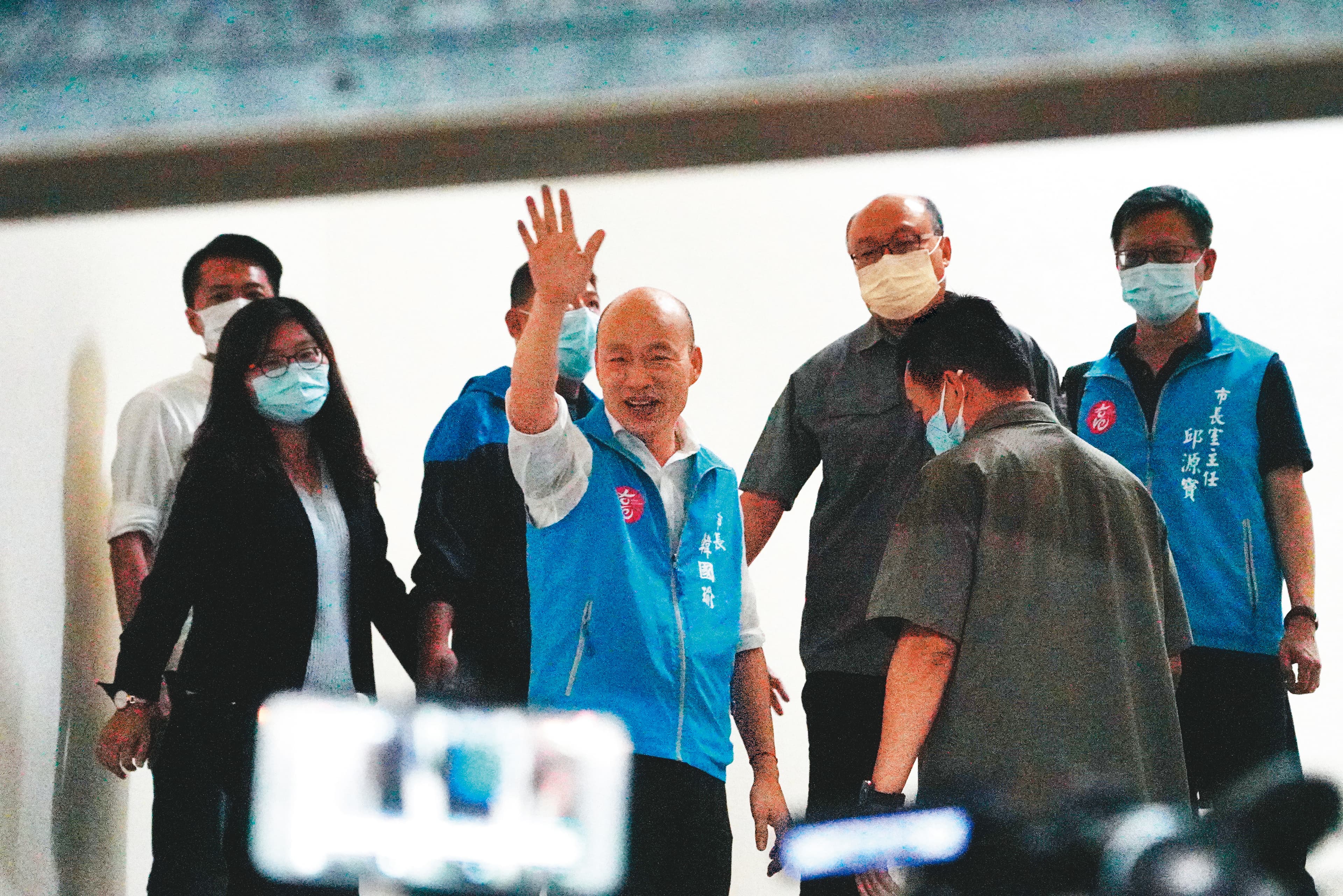 韓國瑜罷免案獲得近九十四萬同意票，比韓二○一八當選市長的八十九萬餘票還高，韓將於十二日遭解職。