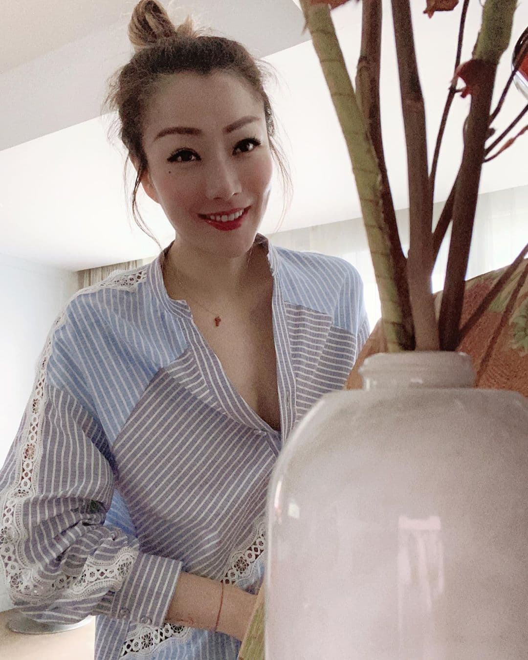 許志安這次為節目擔任嘉賓演唱，據悉受到鄭秀文很大的鼓勵，但許治安卻仍消失在她的IG裡。（翻攝鄭秀文IG）
