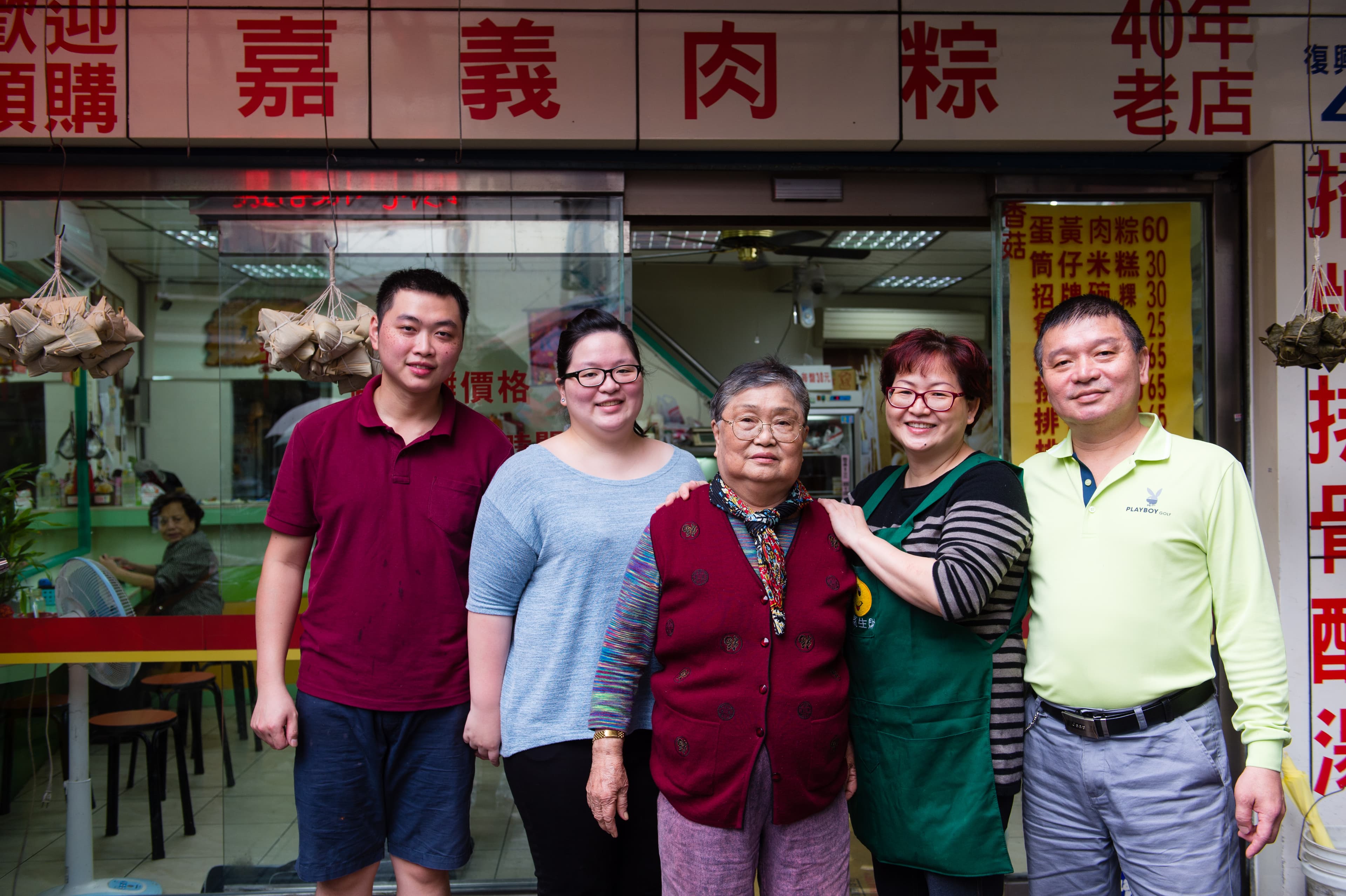 傳承三代的「大家美食館」，要讓美味肉粽繼續飄香「溪洲市場」。