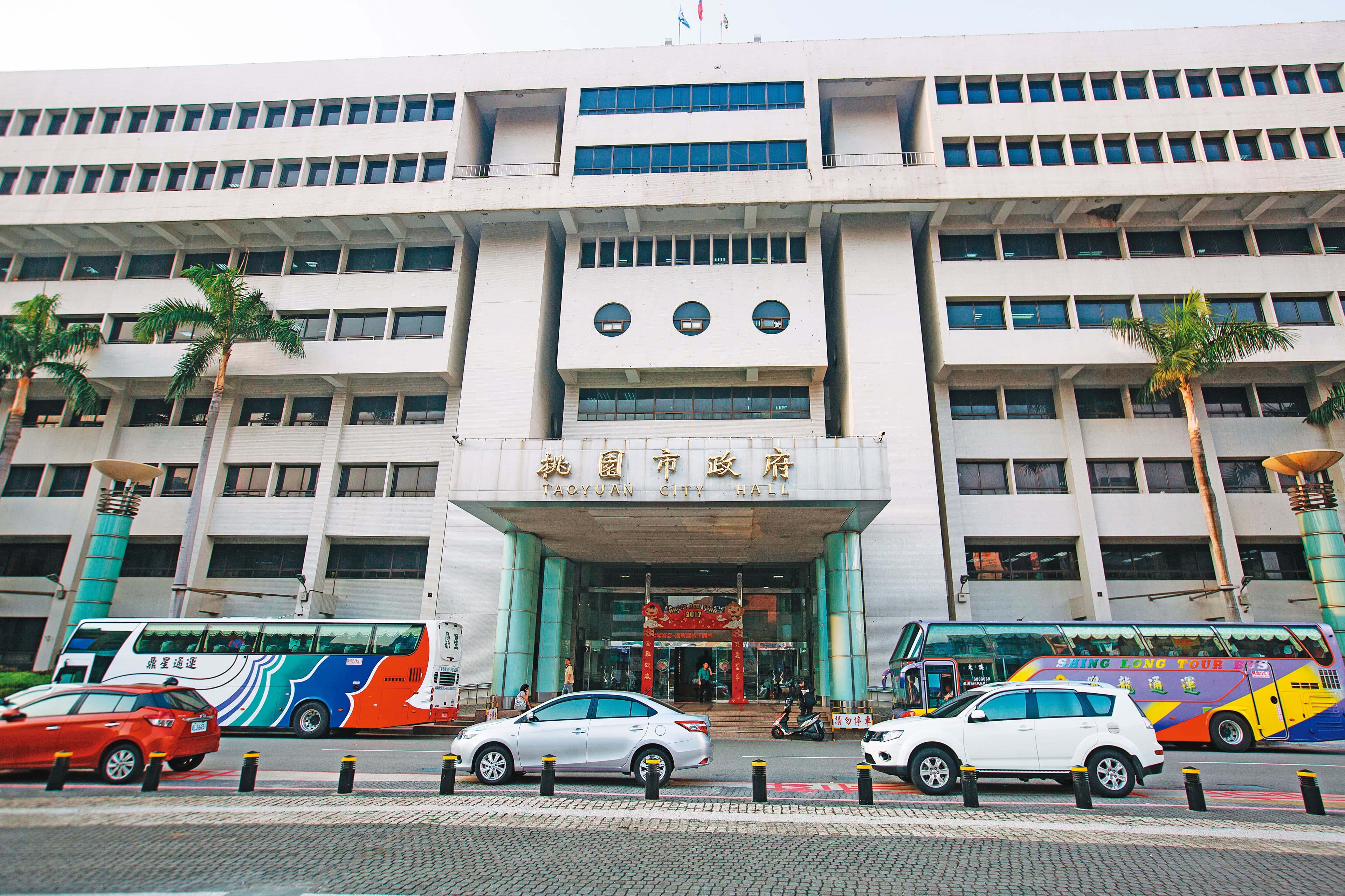桃園市政府首開先例，跨局處研議笑氣管制辦法，預計8月送議會審查。