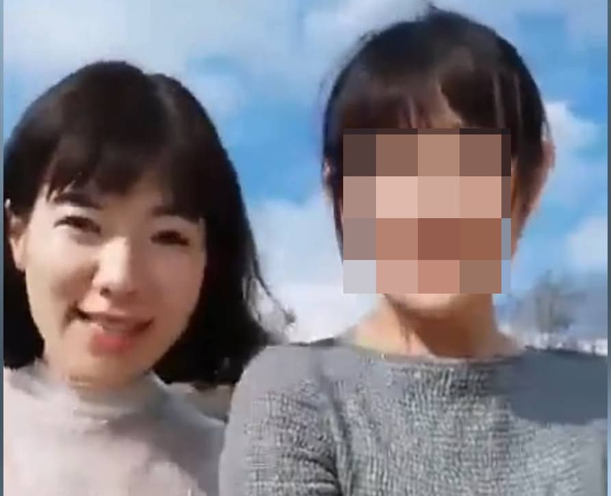 熟悉內情的友人爆料,經營內衣品牌的祝小姐(左)是喬爸再婚對象。(翻攝自On Street臉書)