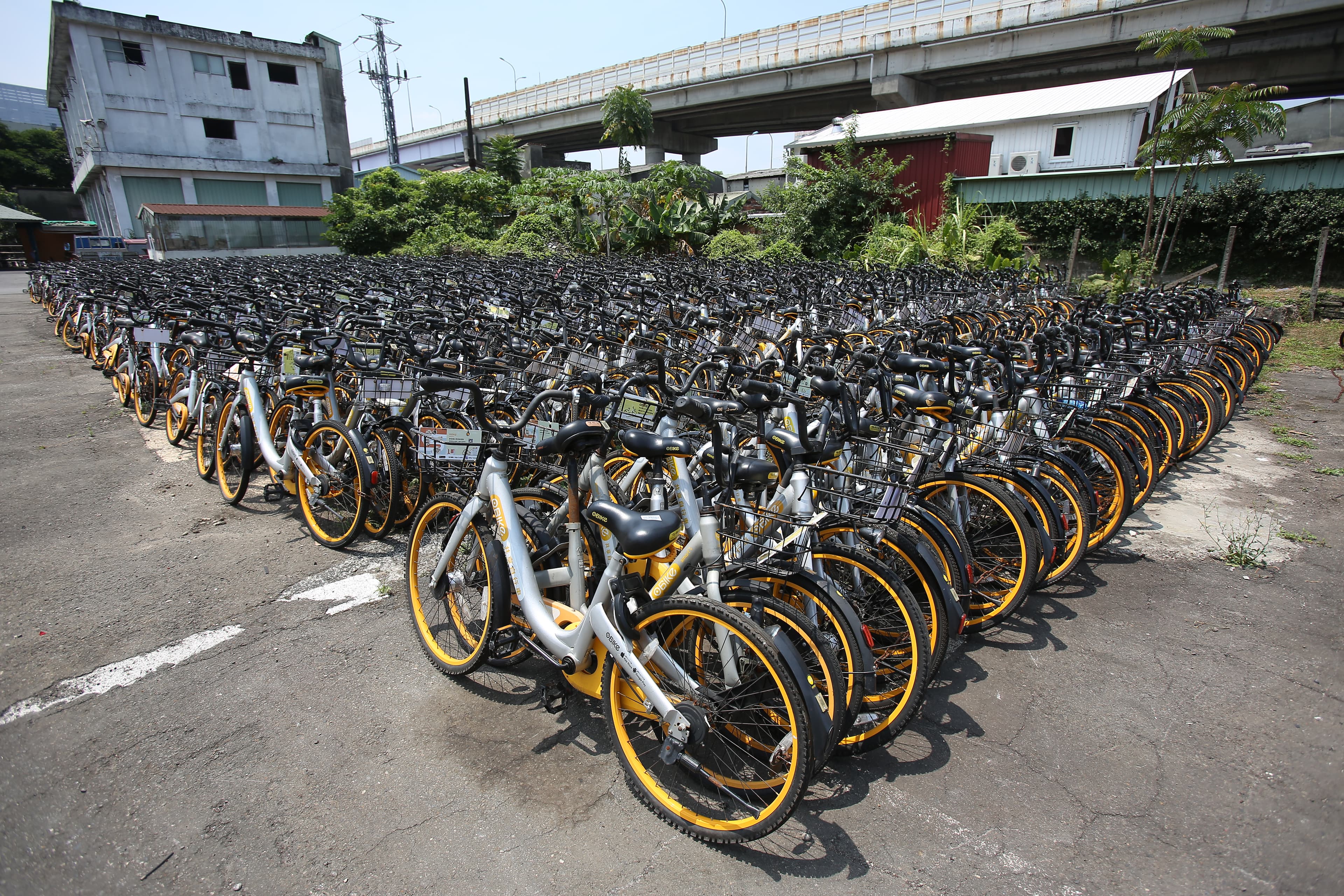 無樁式共享單車有oBike的前車之鑑，新北市府也訂出法規希望防止亂象重演。