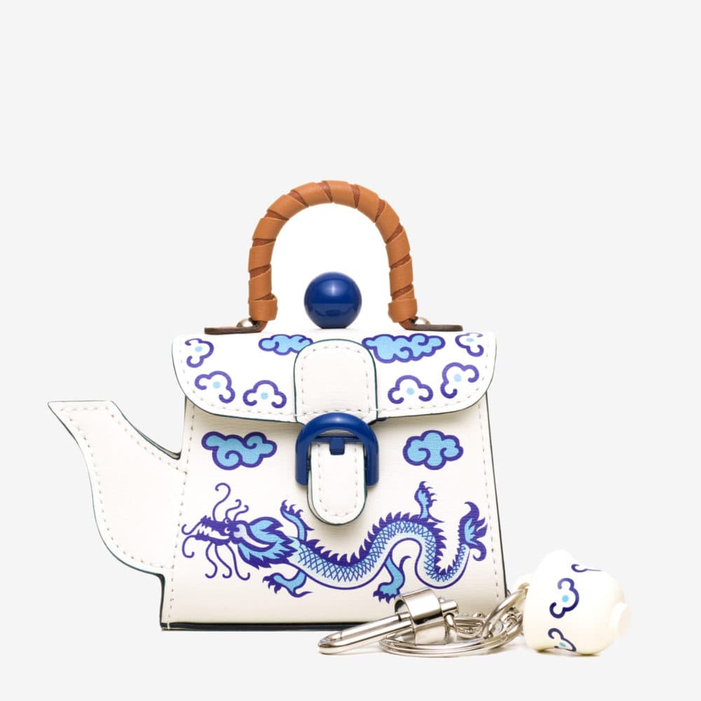 Les Miniatures香港系列Teapot茶壺包款。NT$33,900。（美之心提供）