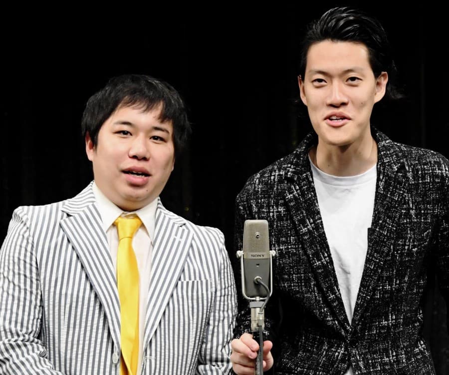 晟也（左）醜聞影響「霜降明星」的工作行程，今天原定的現場直播節目錄影也喊卡。（翻攝自每日體育報）