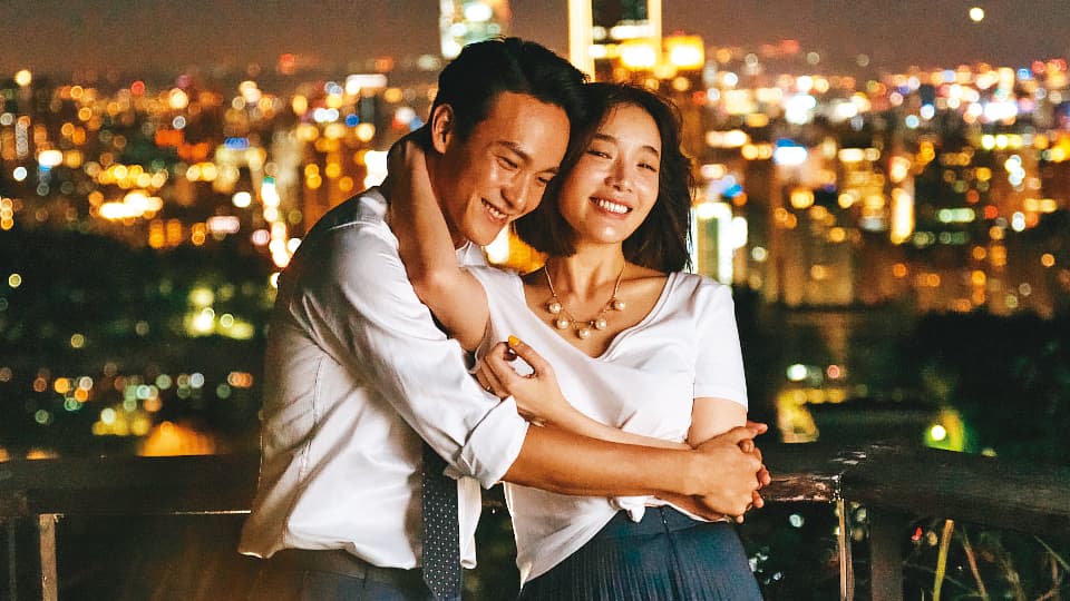 蔡淑臻（右）在《噬罪者》深刻詮釋女人嫁給錢卻放不掉愛的不甘心，和曹晏豪（左）有精彩對手戲。（公視提供）