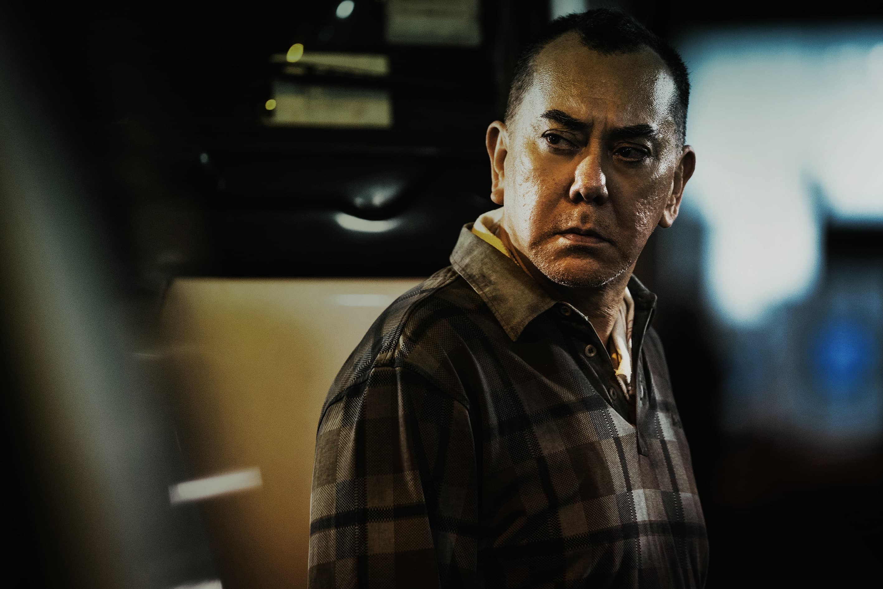黃秋生在《死因無可疑》有著與以前不同的演出，片中他很傾慕林嘉欣。（華映提供）