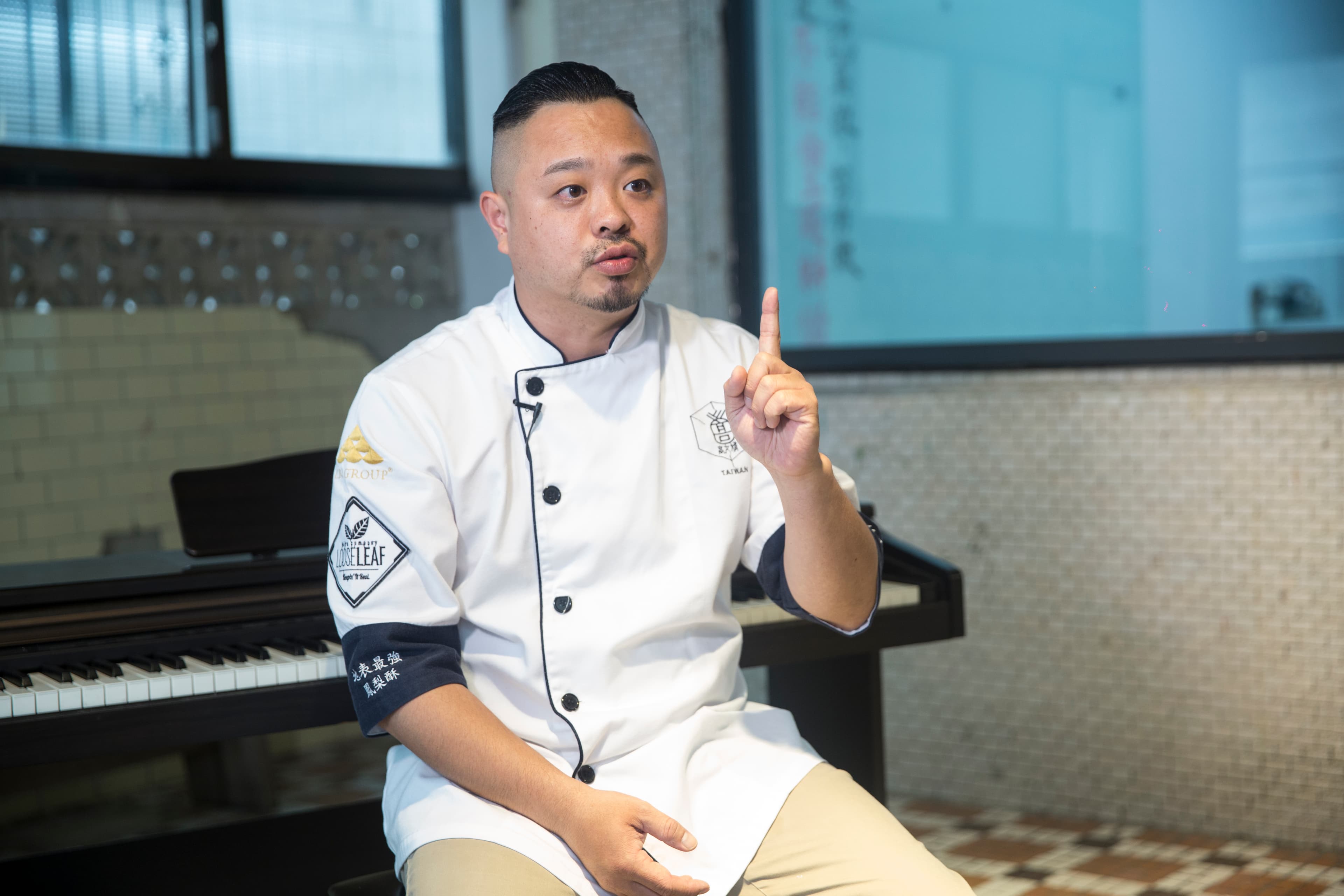 有一次高吉良再度因行李超重被航空公司罰錢，他上社群平台發文抱怨，沒想到意外促成一段商機。