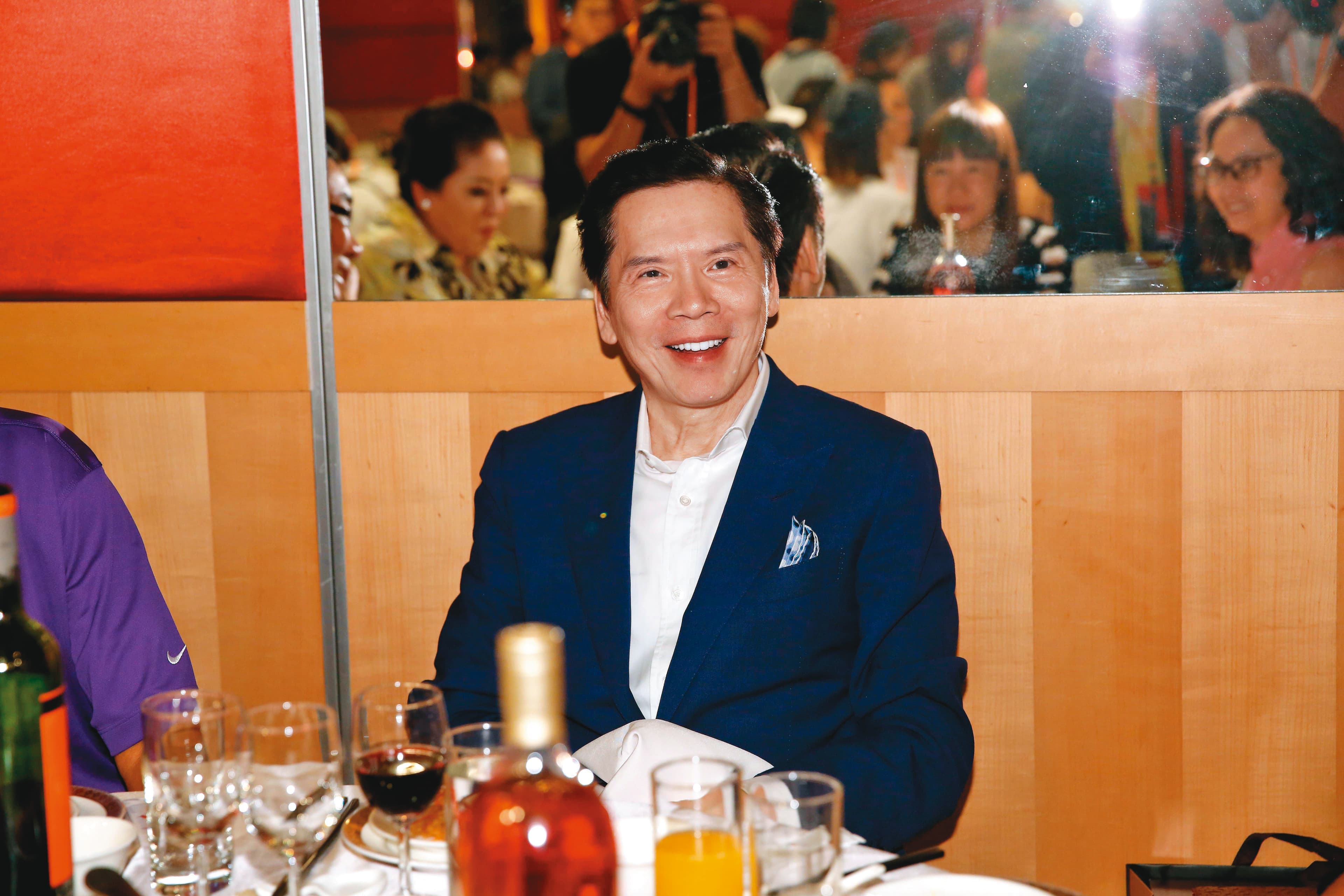 香港黑幫新義安老大向華強（圖），因老藝人王羽的介紹，而與竹聯幫有交情。
