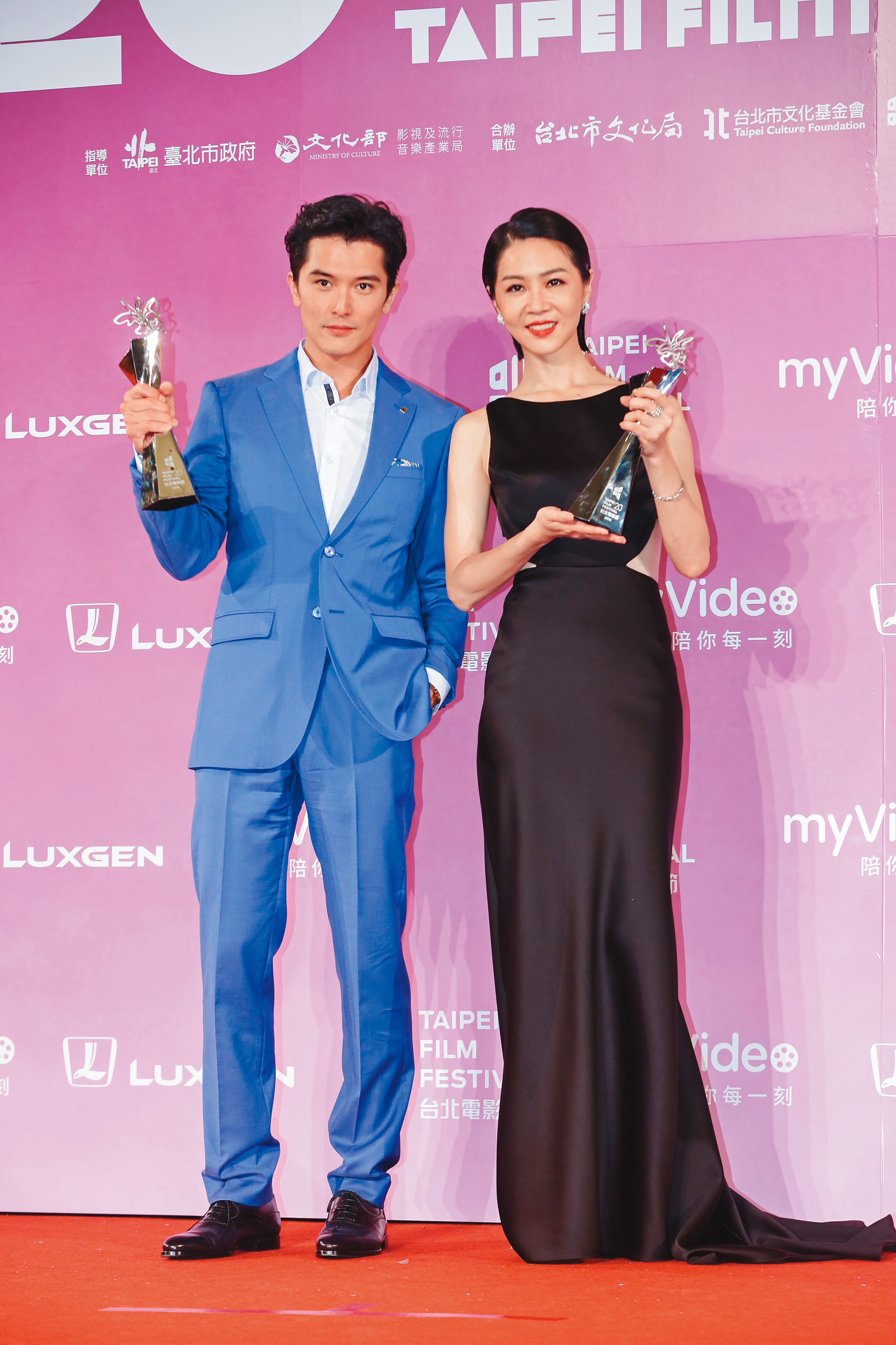  除了演技愈來愈受肯定，邱澤（左）的個性據他自己形容，已經改了很多。右為謝盈萱。