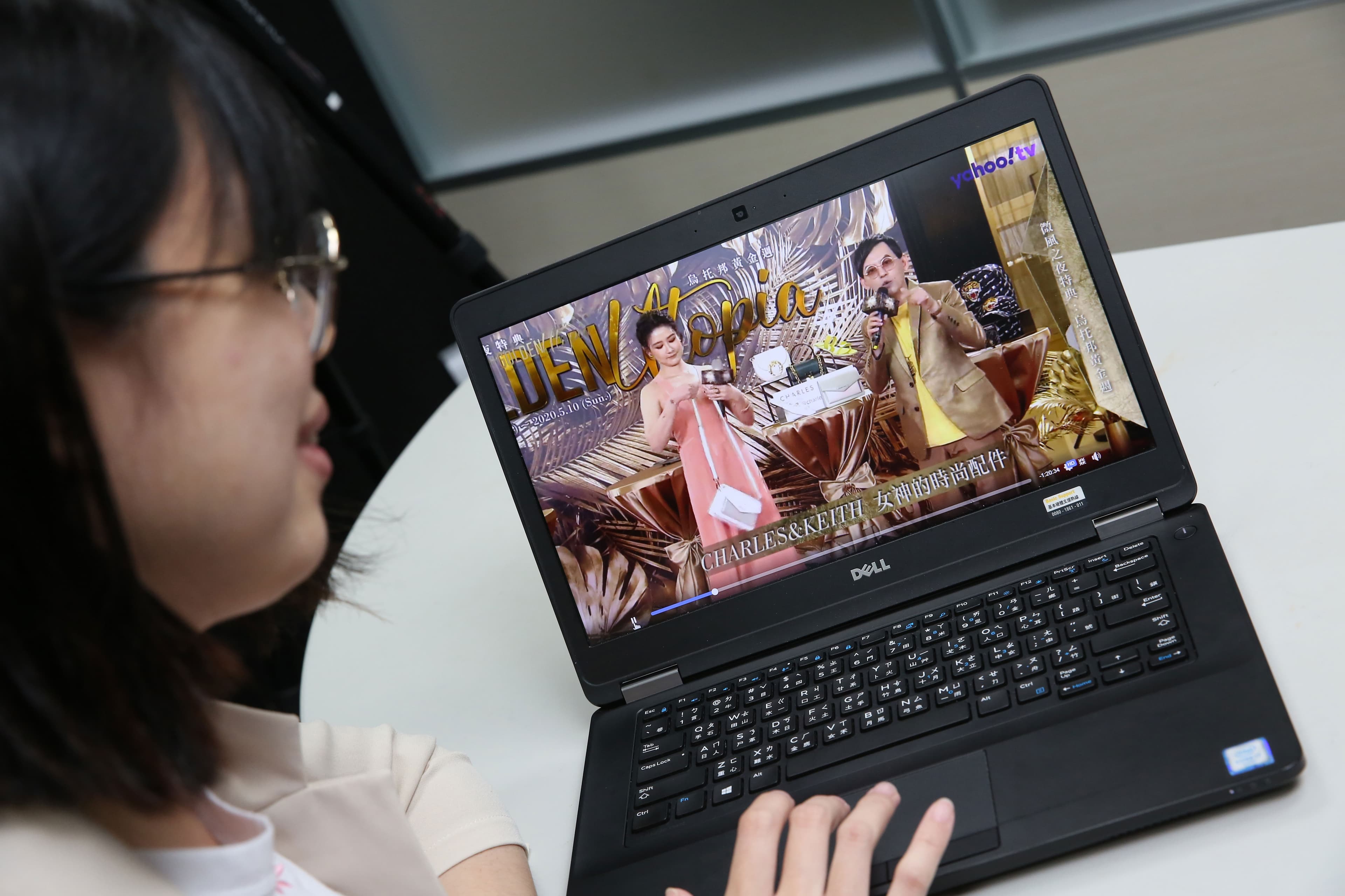 今年受疫情影響,以往VIP的封館活動「微風之夜」改為線上直播。