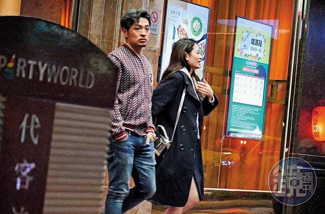 去年初夢多被本刊直擊帶著正妹夜唱KTV，沒多久又和書那娜交往，但最近分手。