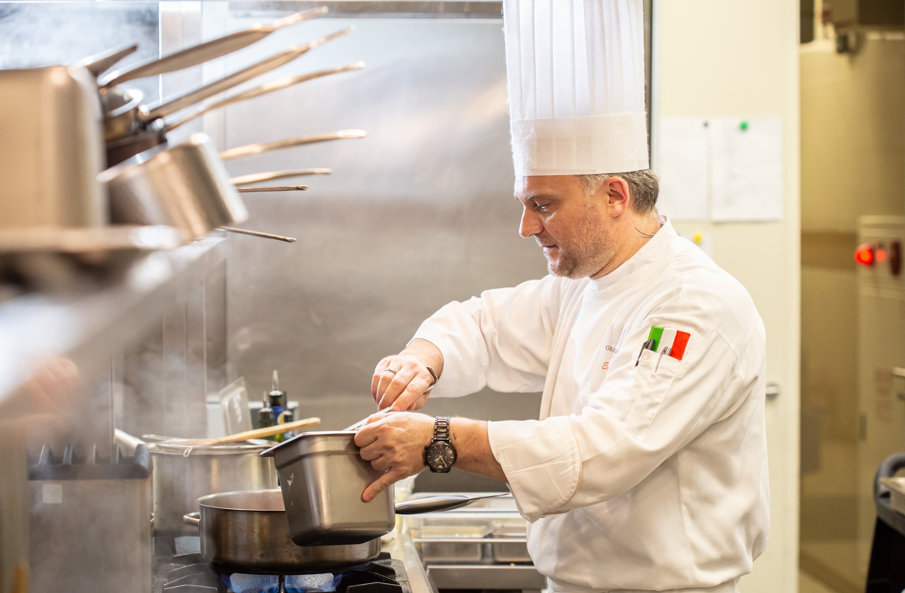 Massimo Picci擔任台北美福大飯店西餐總主廚，主掌館內義大利餐廳「GMT  Italian Restaurant」。
