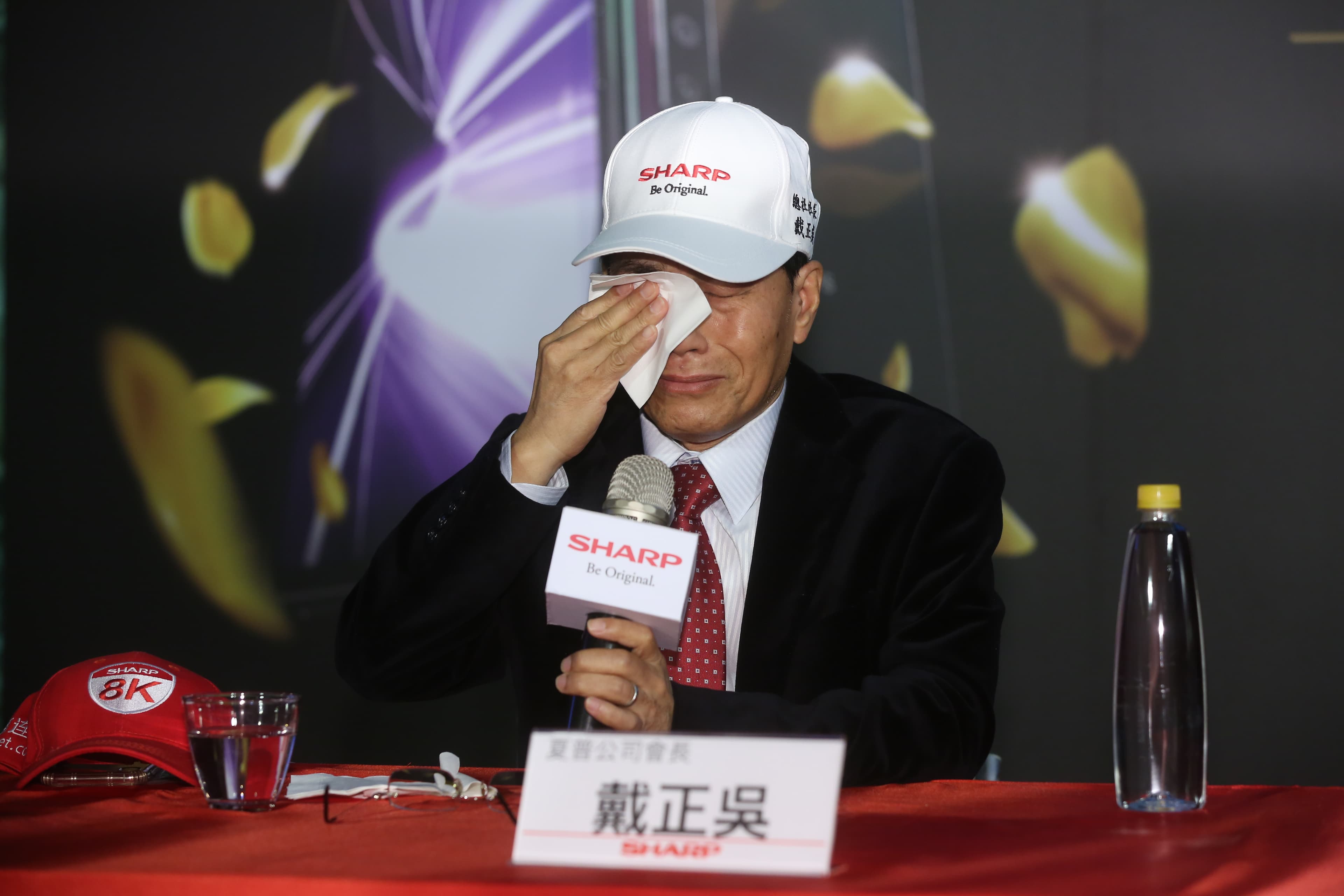 戴正吳講道大同經營權紛爭，忍不住哽咽。