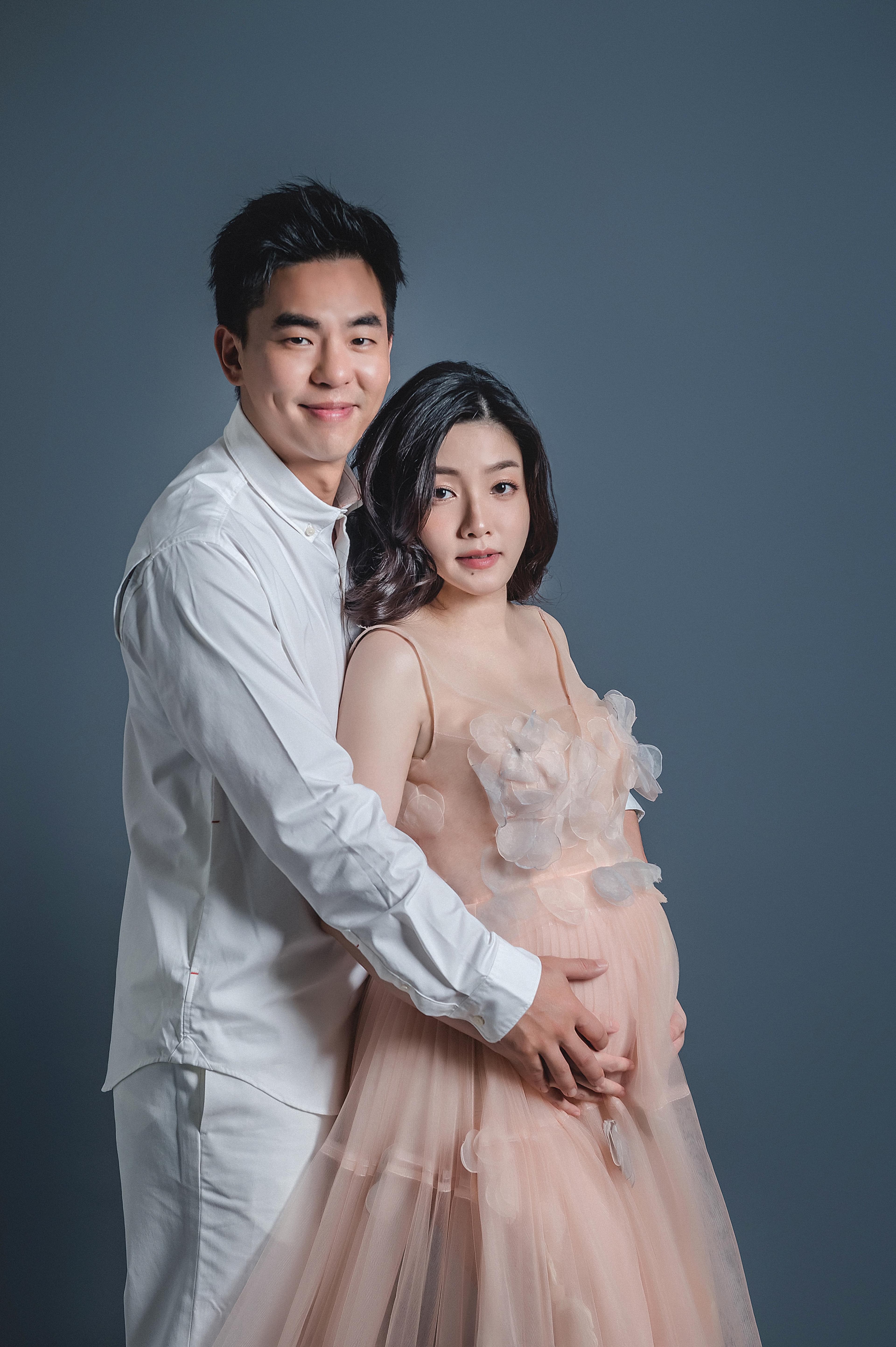 柯有倫夫妻透露，還沒有幫小孩取名，笑稱目前都叫「寶寶」或是「柯小妹」。（LinLi Boutique提供）