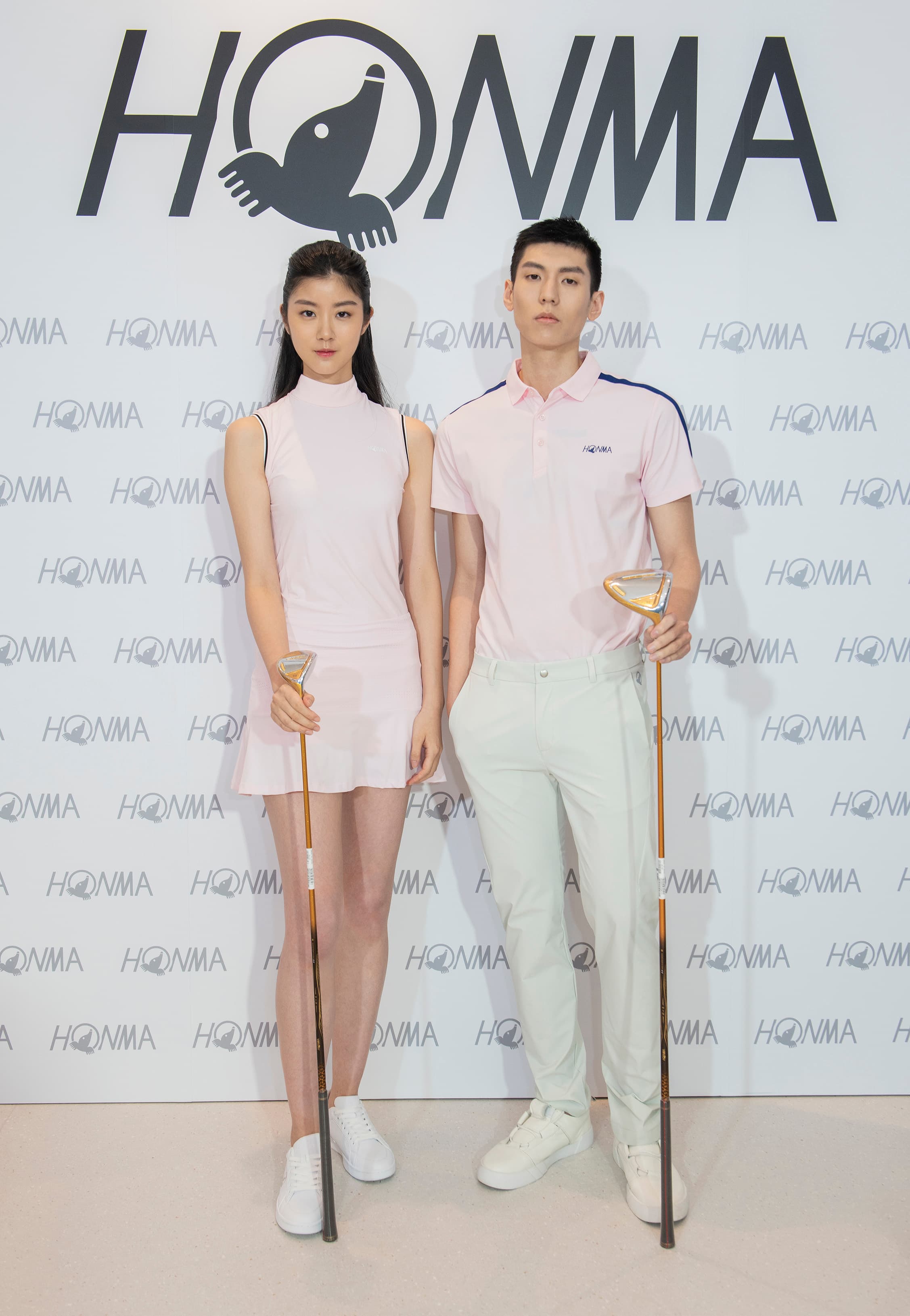 New BERES五星頂級球桿 White Label兼具高端、時尚及功能。（HONMA提供）